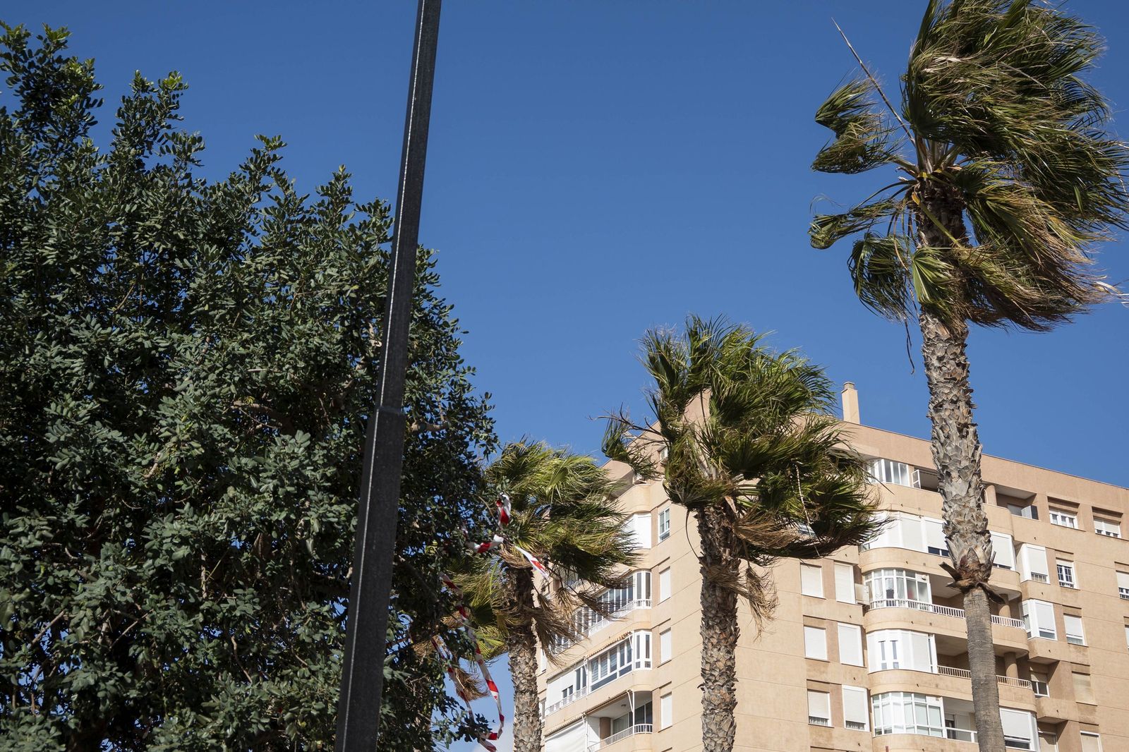 La Borrasca Leonardo se ensaña con Almería, en imágenes