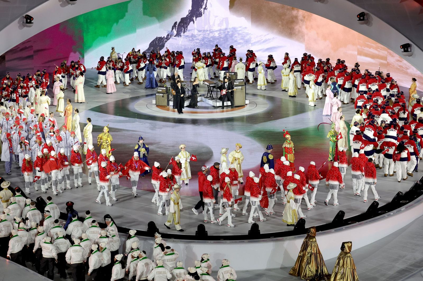 Las mejores fotos de los Juegos Olímpicos de invierno Milán Cortina d'Ampezzo 2026 | Ceremonia de clausura y jornada 17 y última