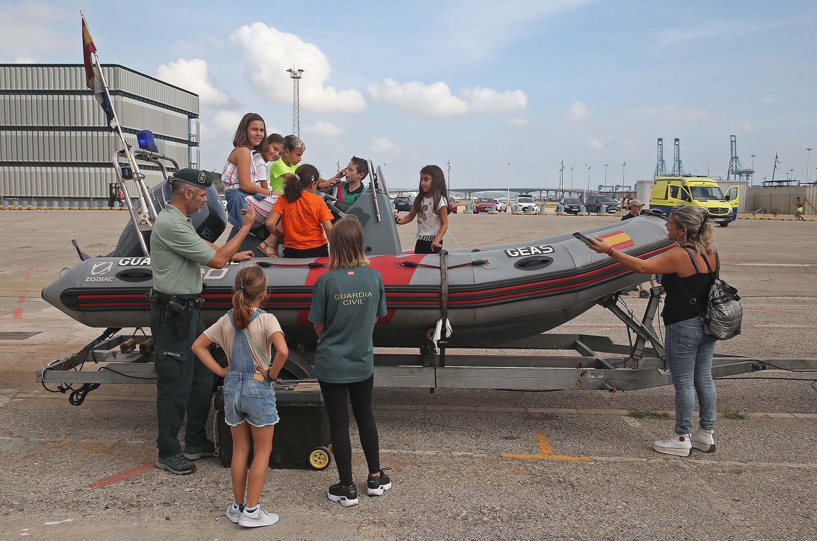 Fotos de la exhibición de medios de la Guardia Civil en el Llano Amarillo de Algeciras