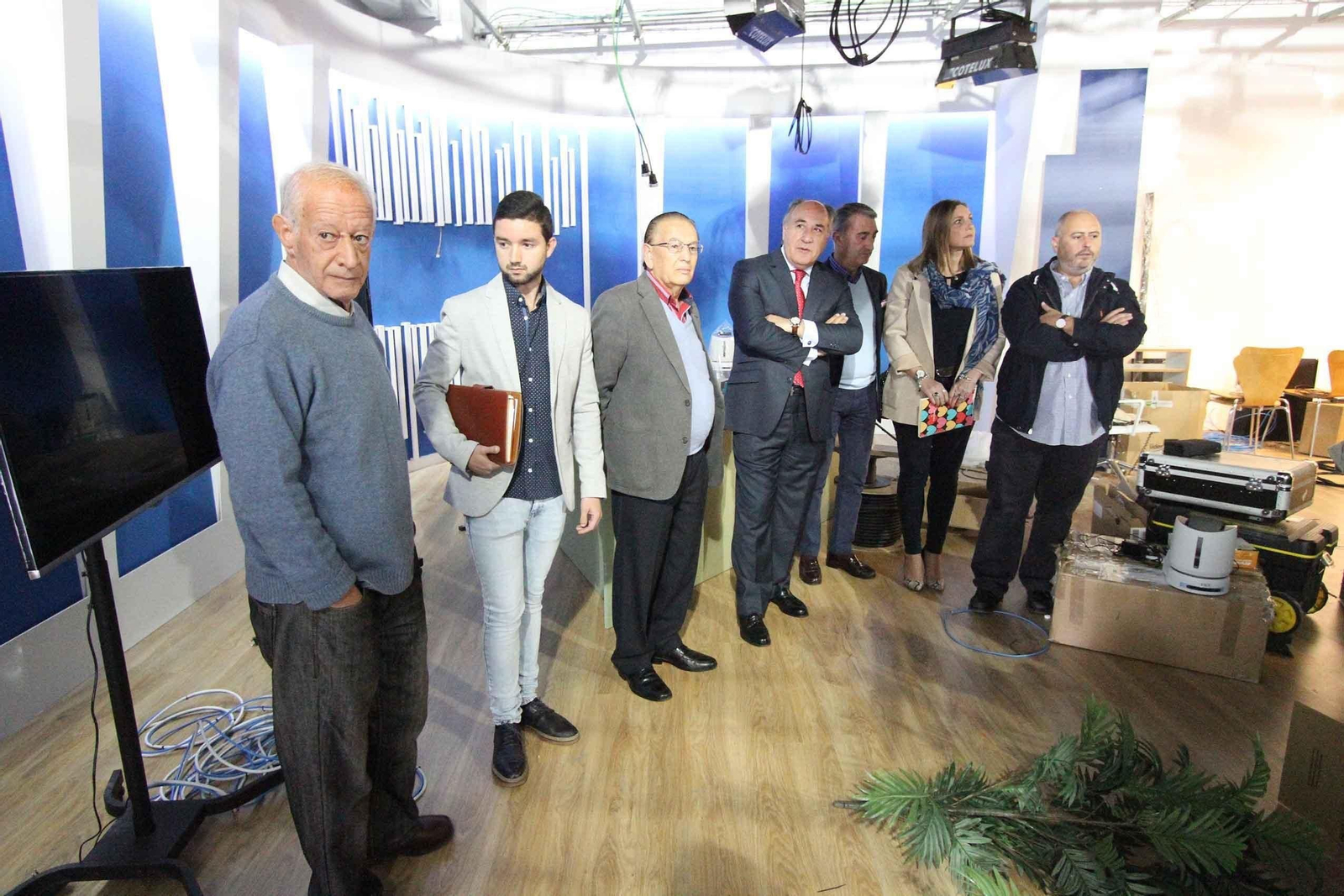 Visita del alcalde a las nuevas instalaciones de 'Onda Algeciras'.