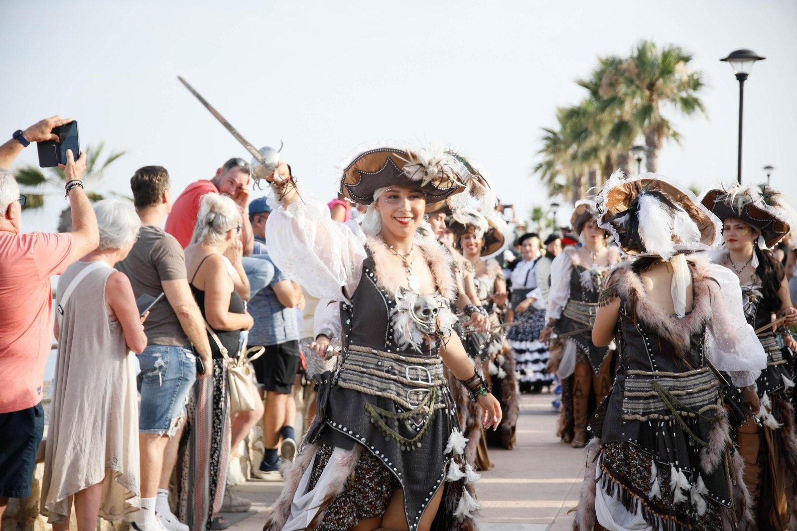 La carrera de cintas y la exhibición de caballos de los Moros y Cristianos de Mojácar, en imágenes