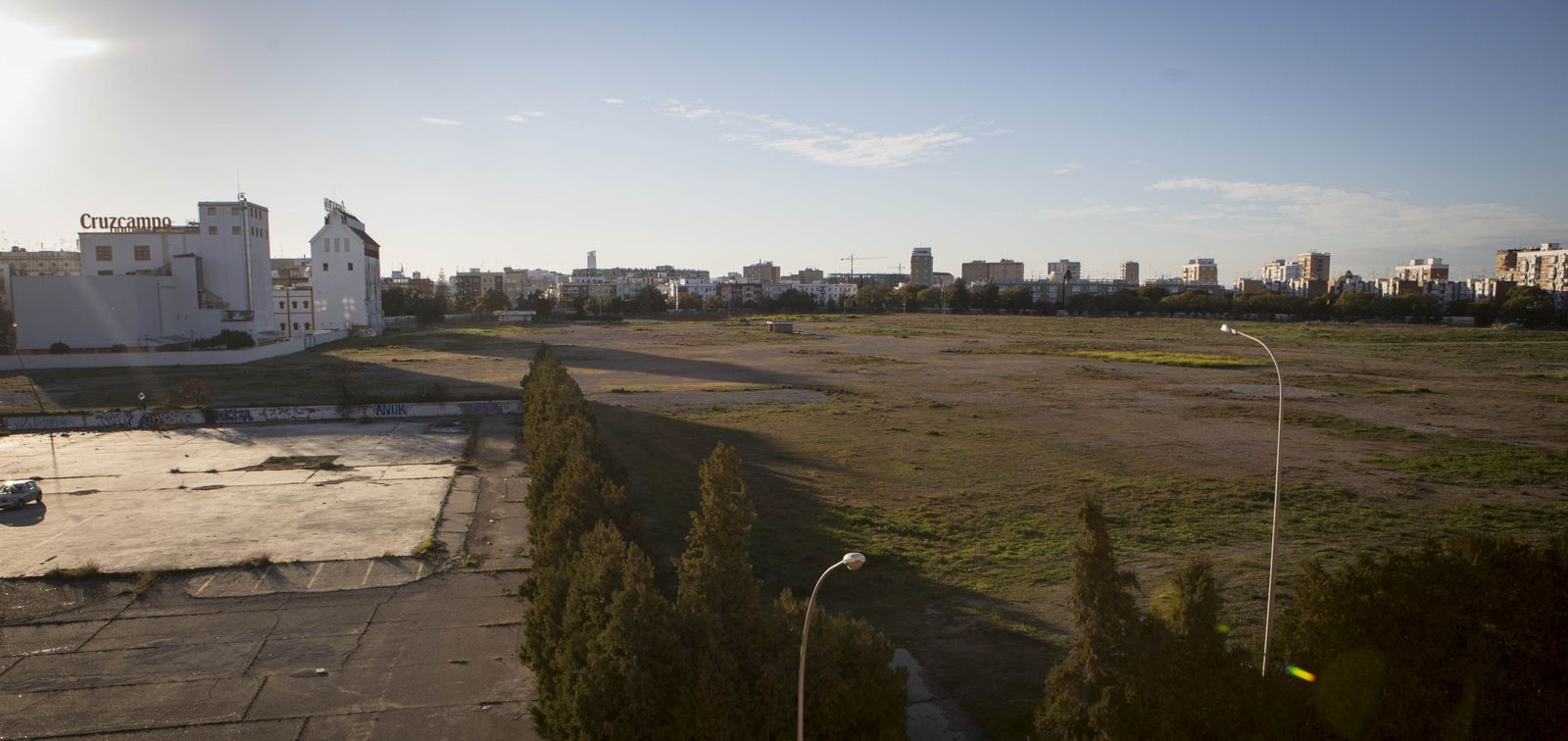 Solar de la Cruz del Campo donde Emvisesa construirá VPO.