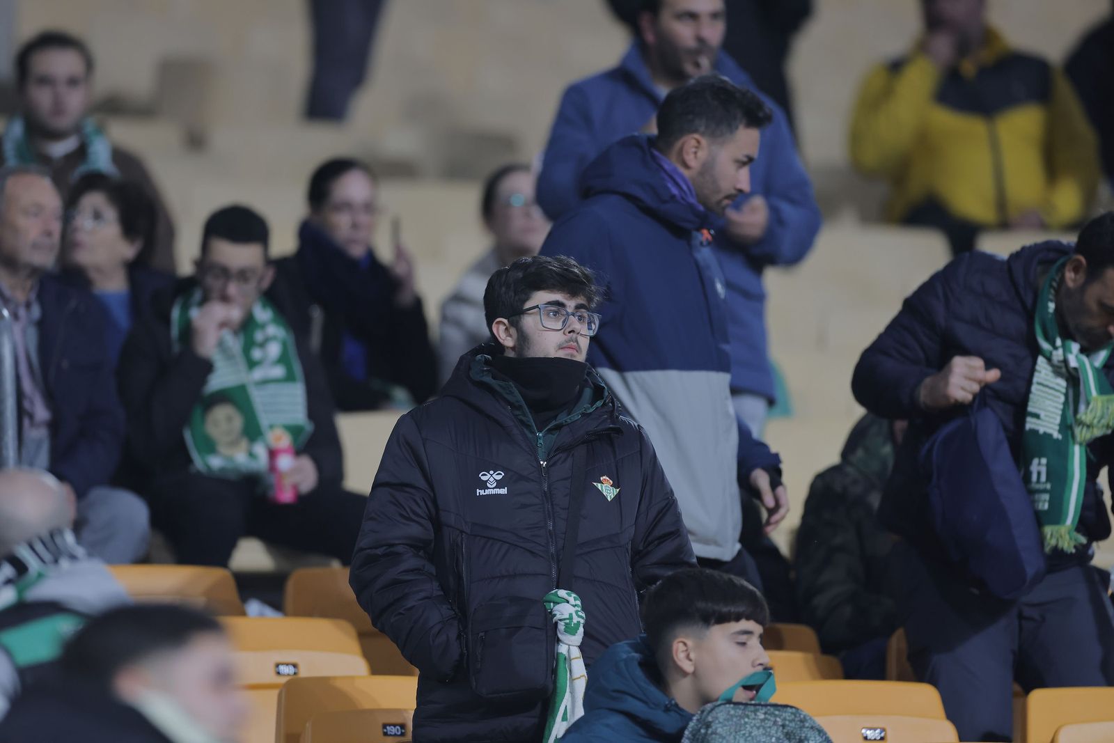 Búscate en las fotos del Betis - Elche