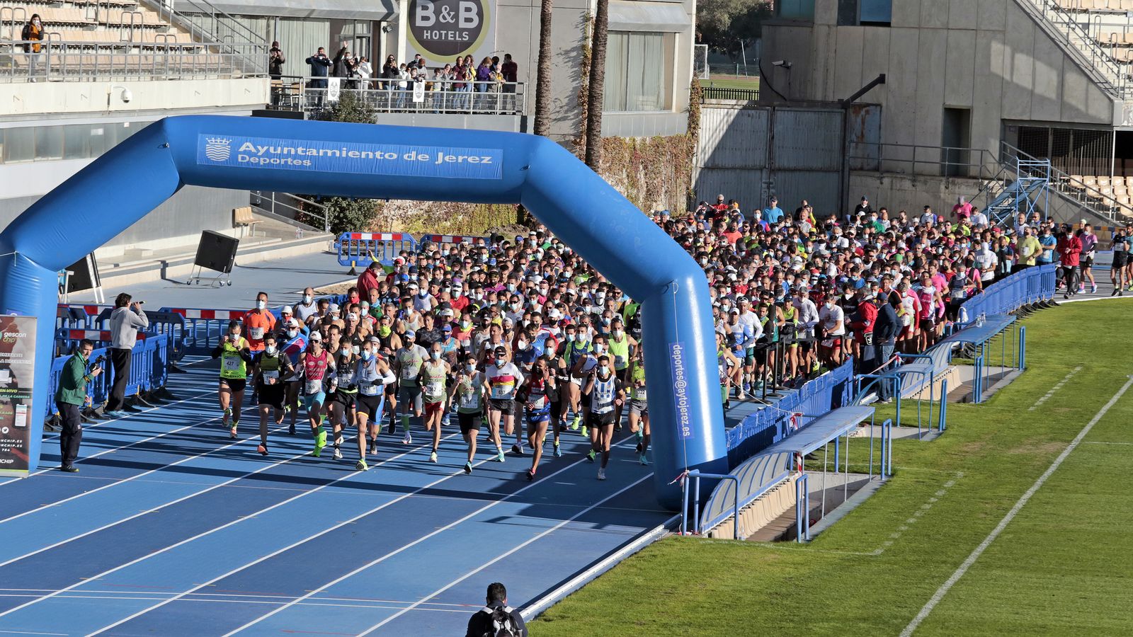 Imágenes de la XXV Media Maratón 'Ciudad de Jerez'