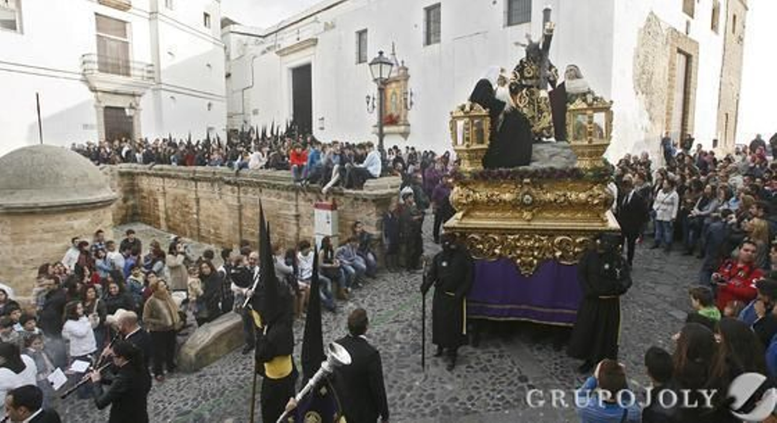 Venerable y Nacional Cofradía de Penitencia de Nuestro Padre Jesús del Mayor Dolor y María Santísima de la Salud.

Foto: Joaquin Pino