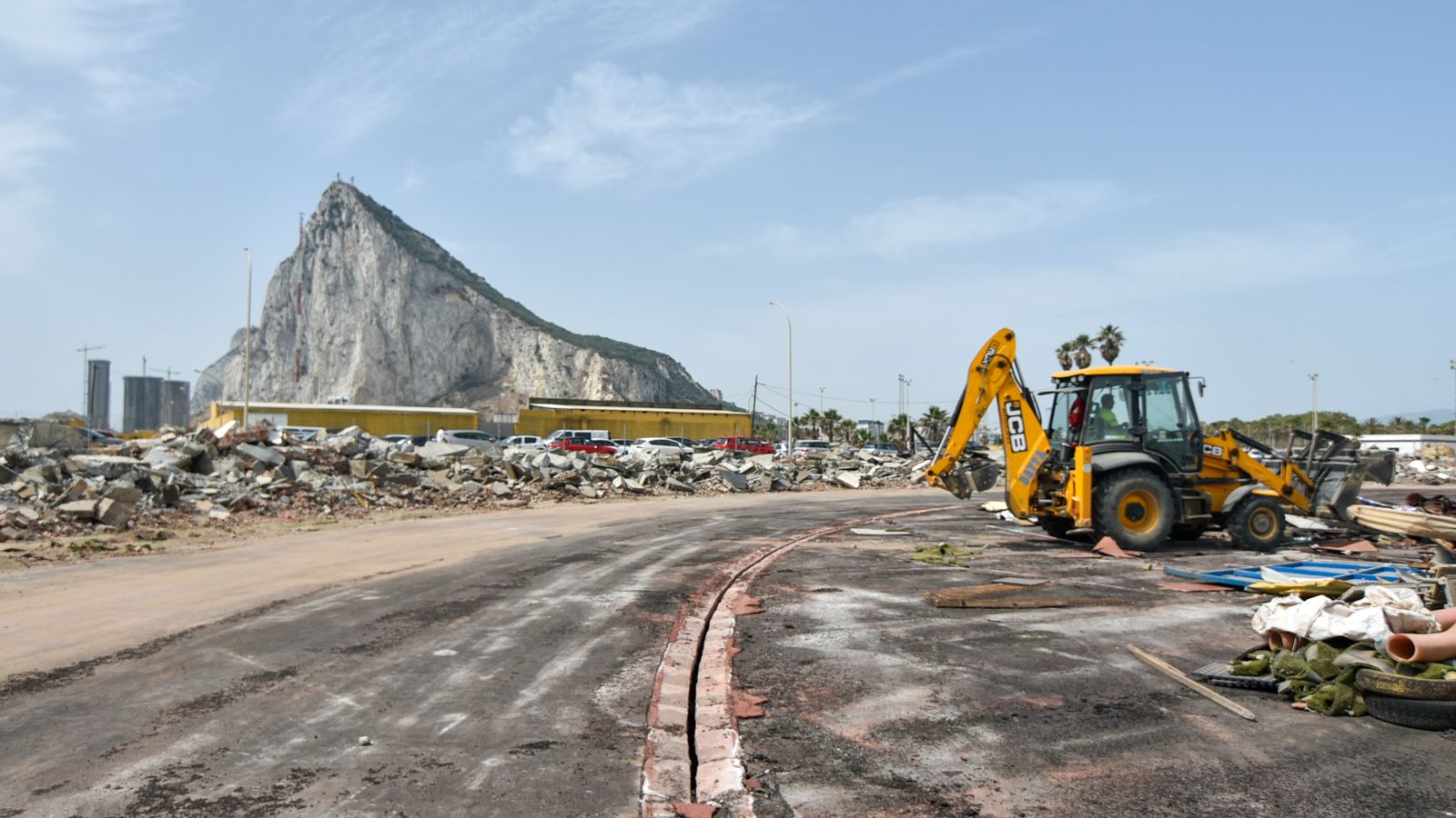 Las fotos del derribo del Estadio Municipal de la Línea