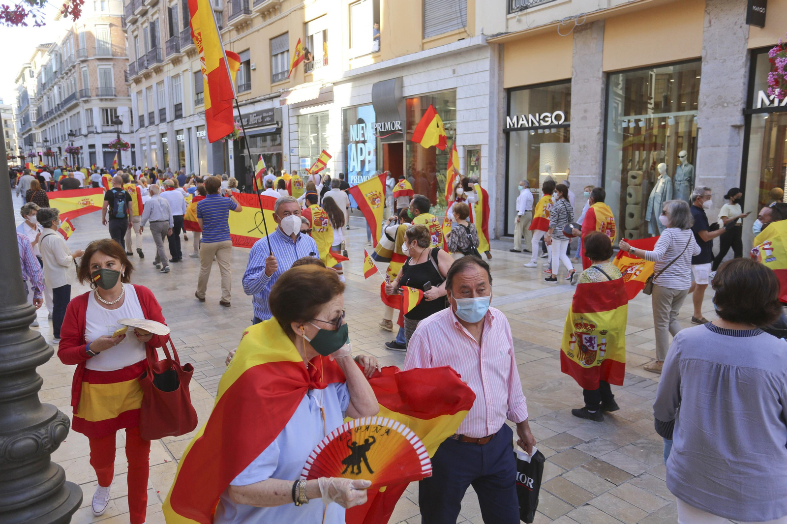 Las fotos de la cacerolada en Málaga contra el Gobierno por el coronavirus