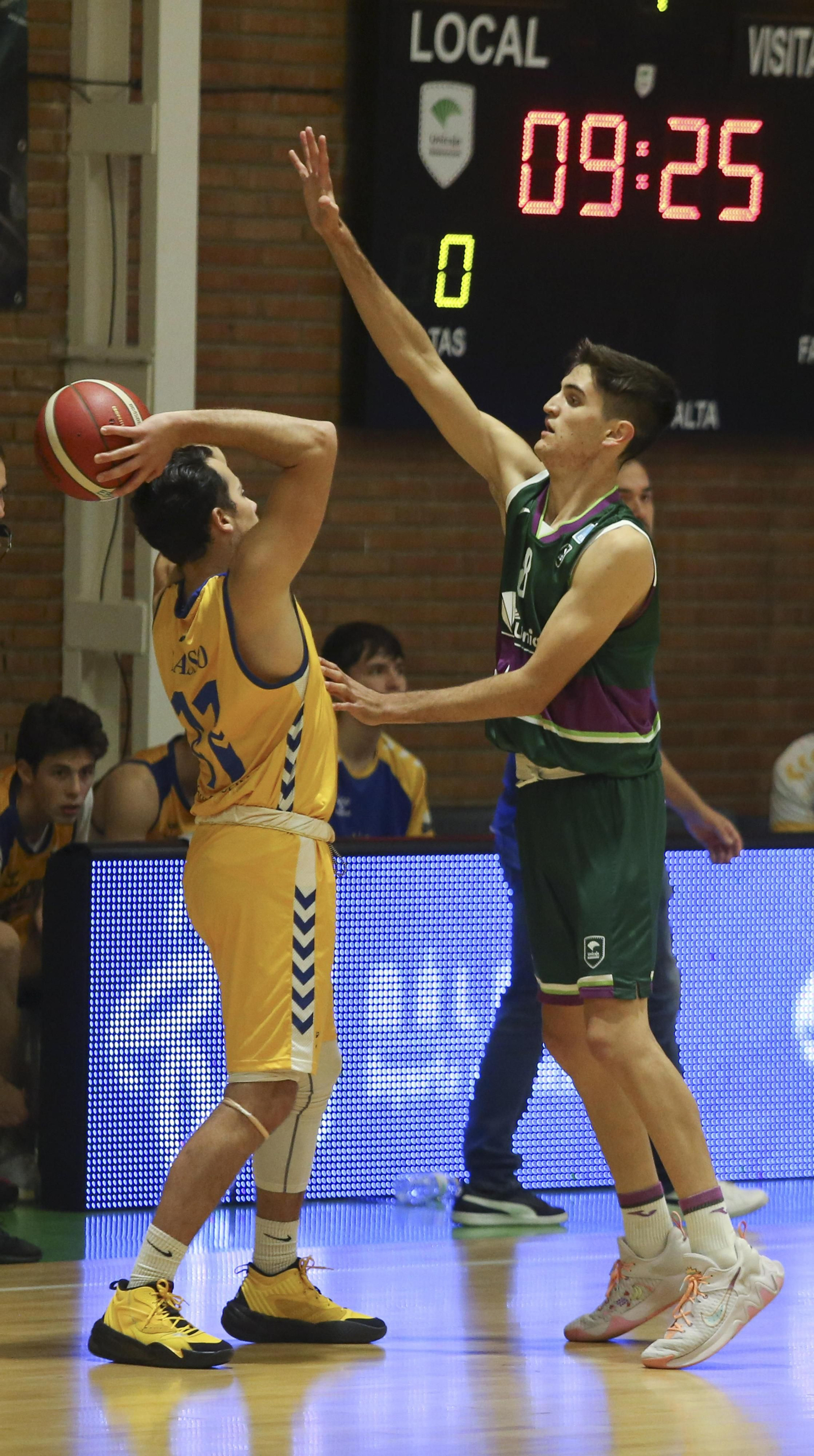 El Novaschool se lleva el derbi ante el Unicaja en Los Guindos