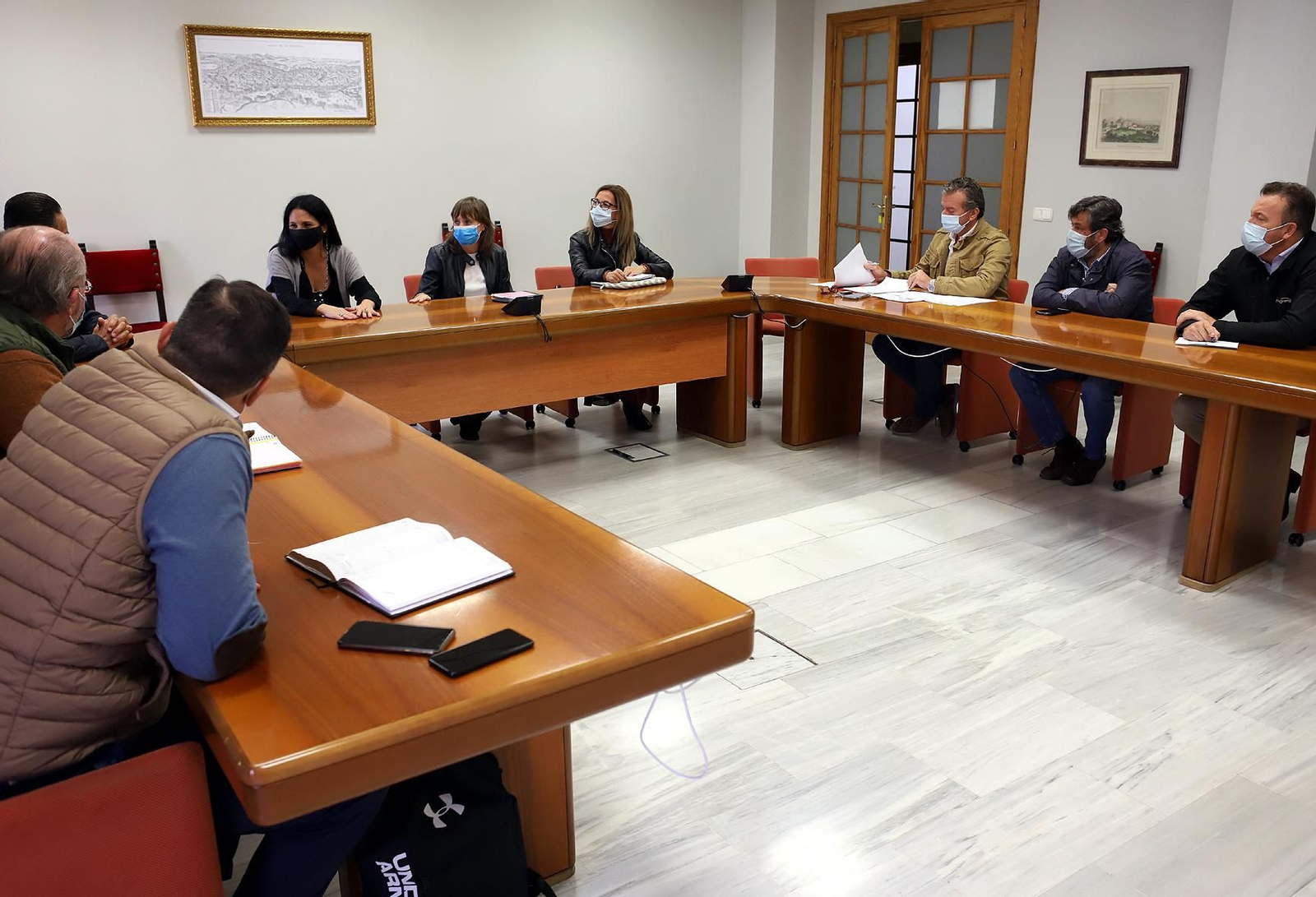 Un momento de la reunión celebrada en el Ayuntamiento.