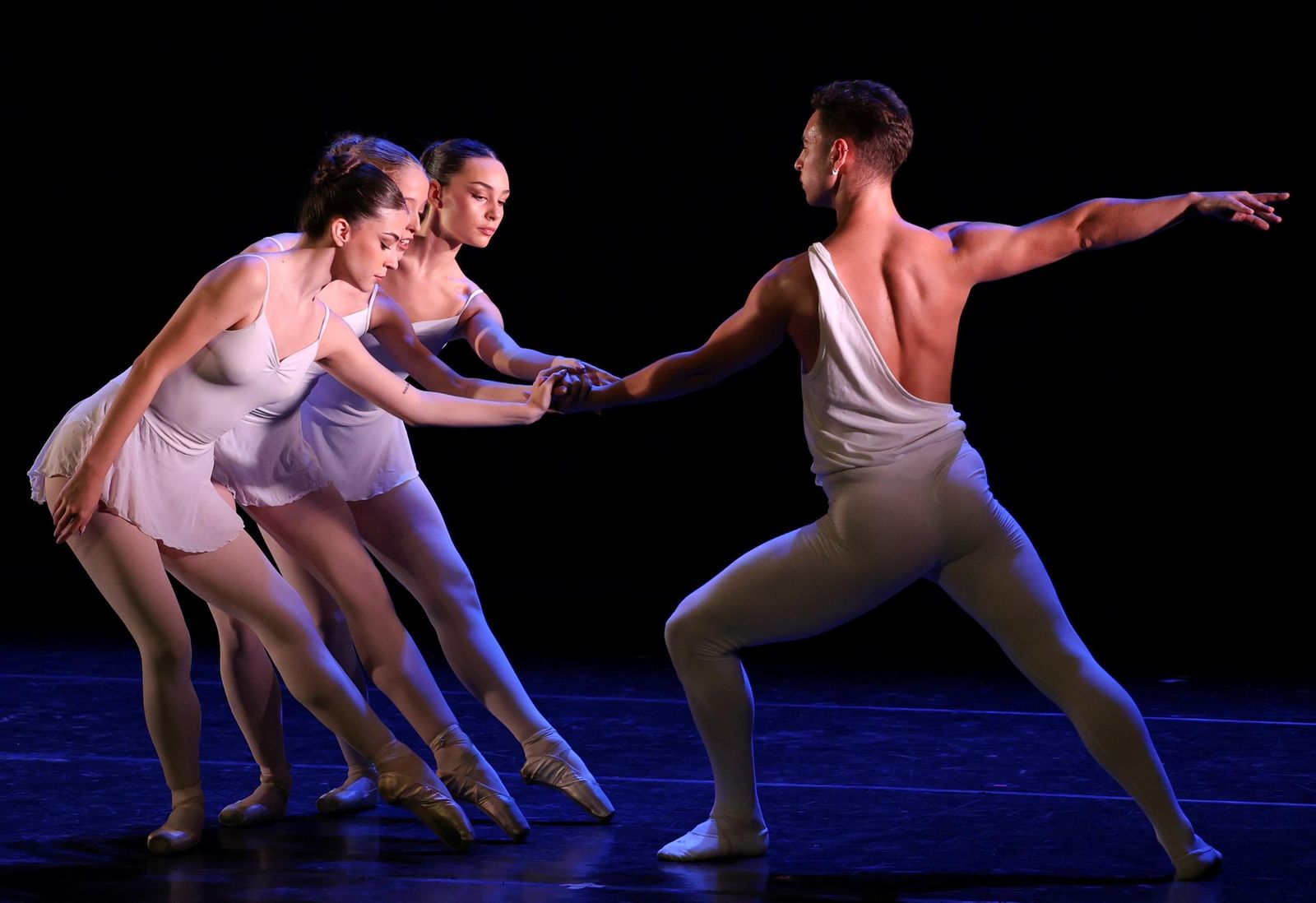 La danza alza el vuelo en el Conservatorio Ángel Pericet de Málaga, en imágenes