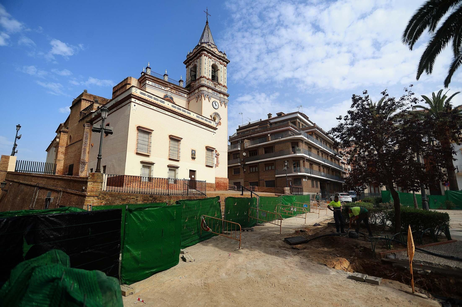 Imágenes de la visita a las obras de remodelación de la plaza de San Pedro