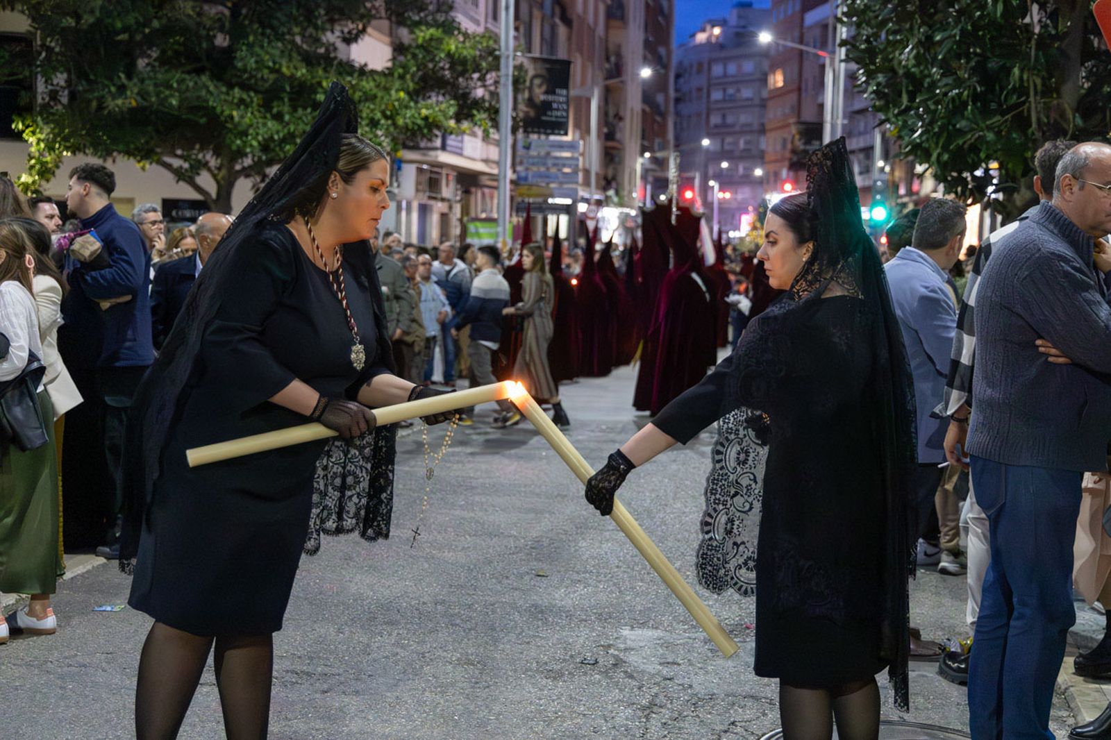 Los jiennenses arropan a las tres cofradías de la tarde en un Domingo de Ramos más caluroso de lo esperado (II)