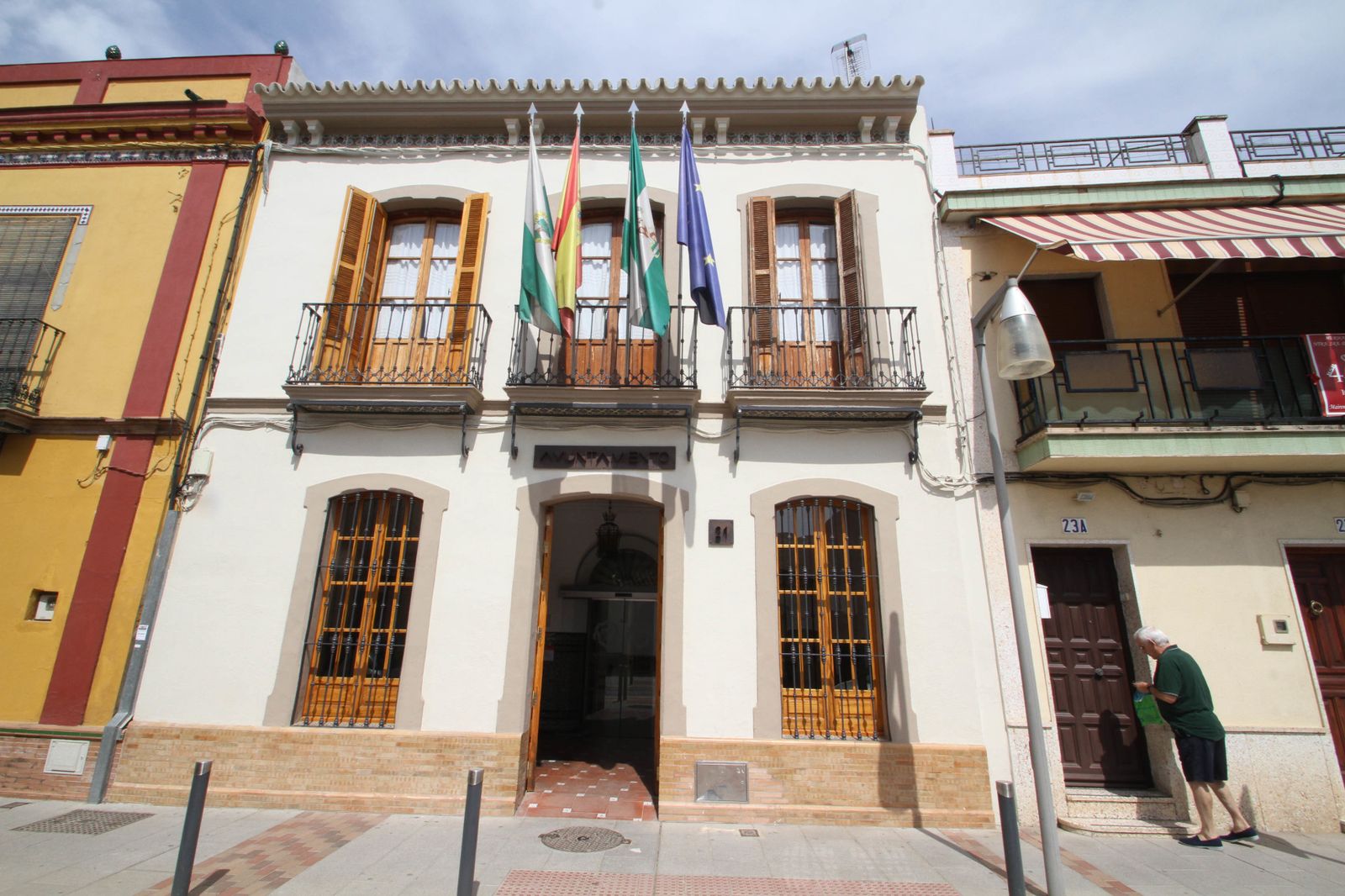 El Ayuntamiento de Mairena del Aljarafe.