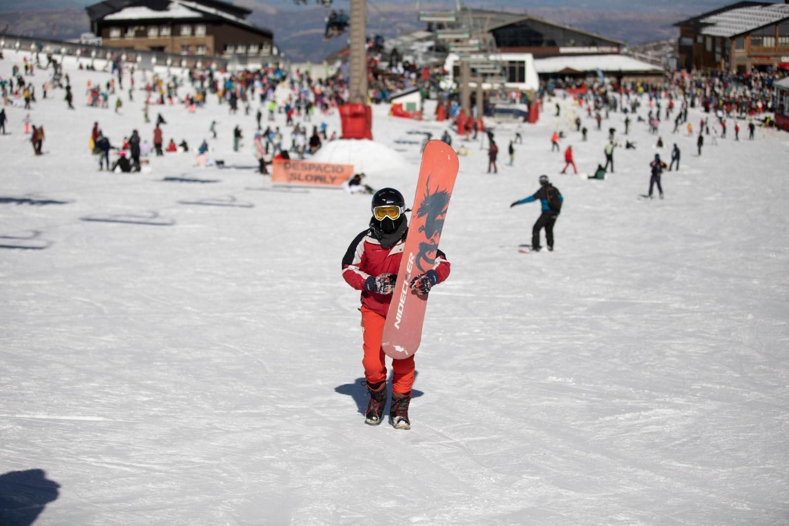La jornada de esquí en Sierra Nevada, en imágenes