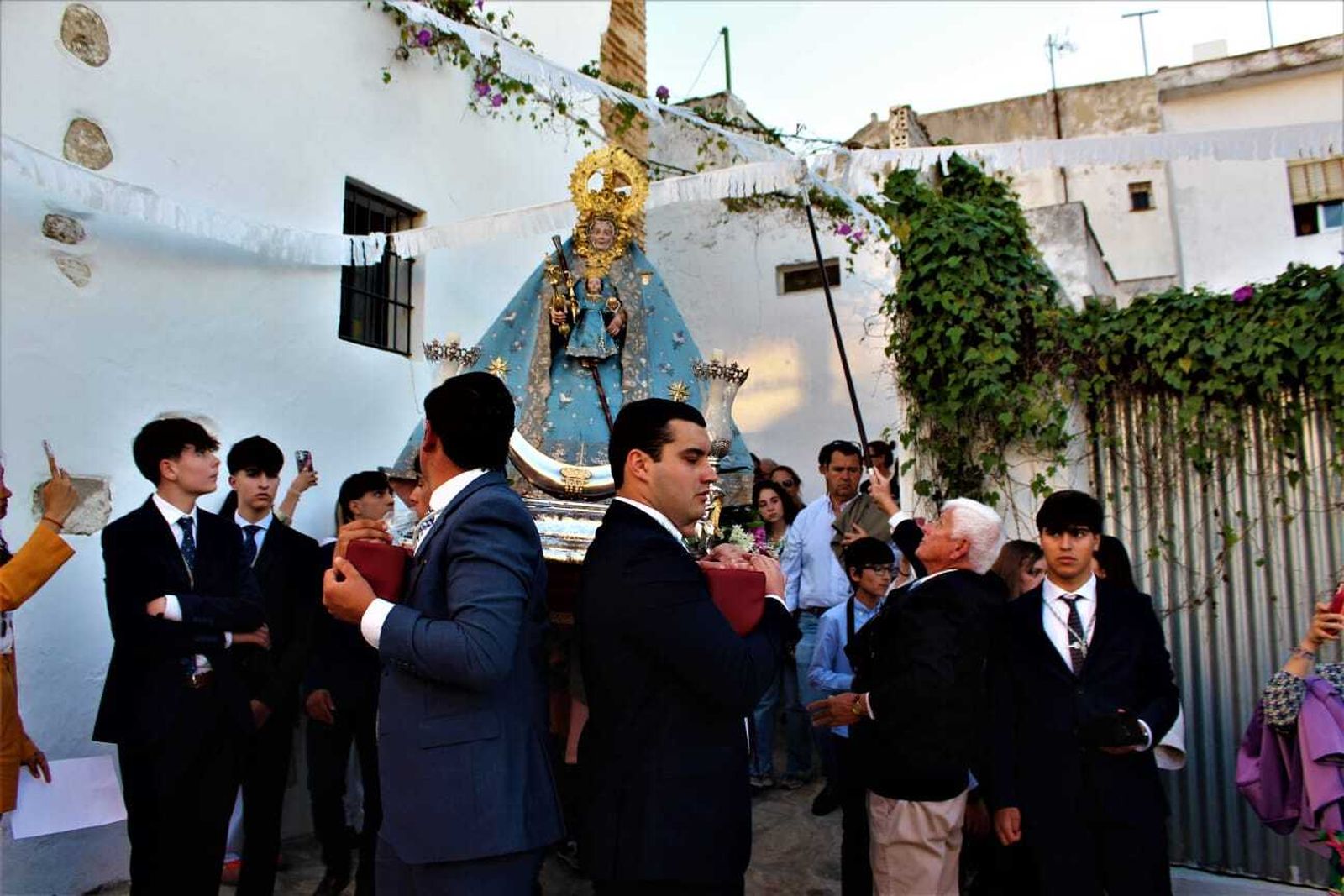 Imágenes del traslado de la Virgen de los Santos al Beaterio de Jesús, María y José