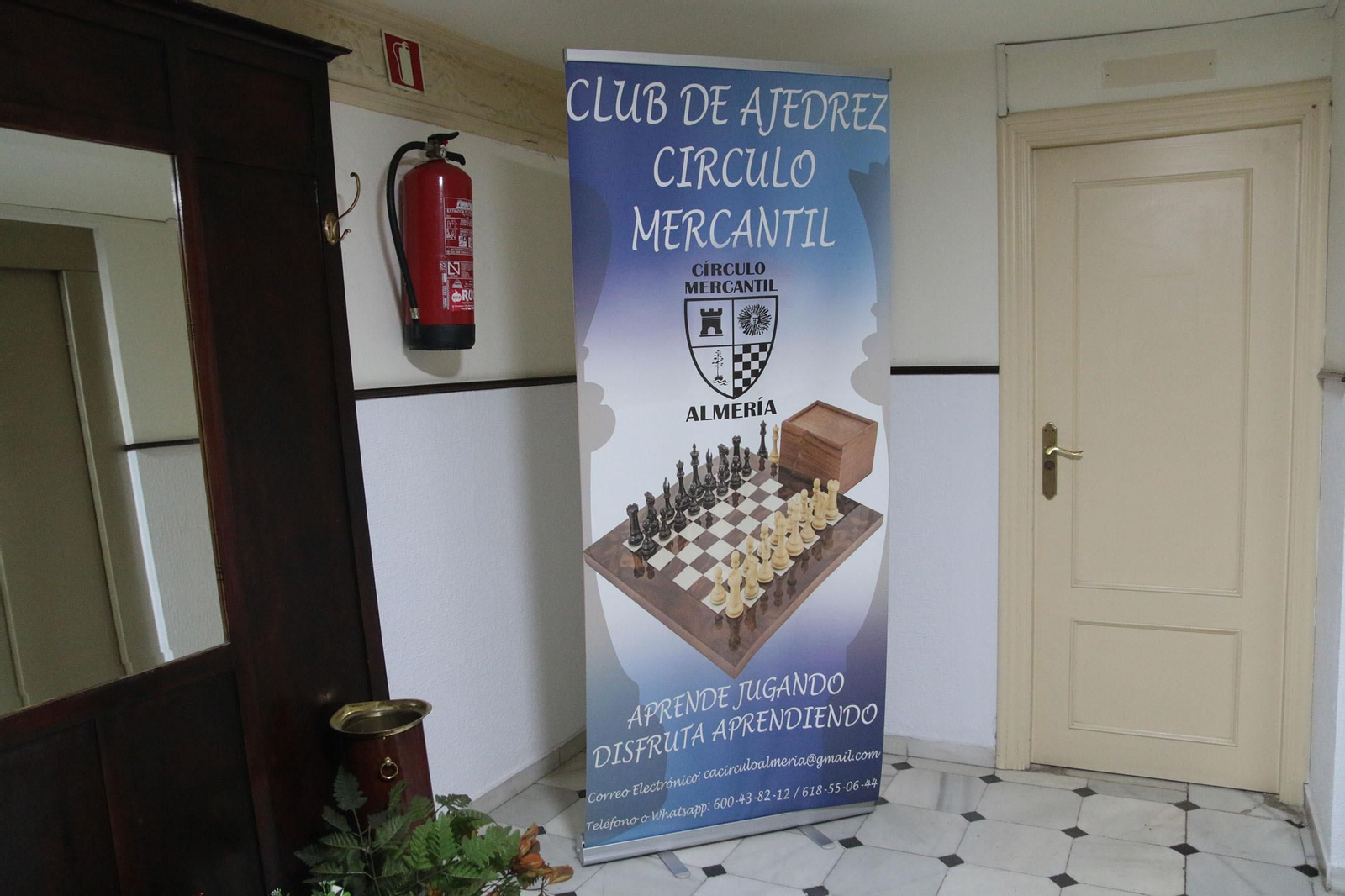 Así de espectaculares son los salones del Círculo Mercantil de Almería