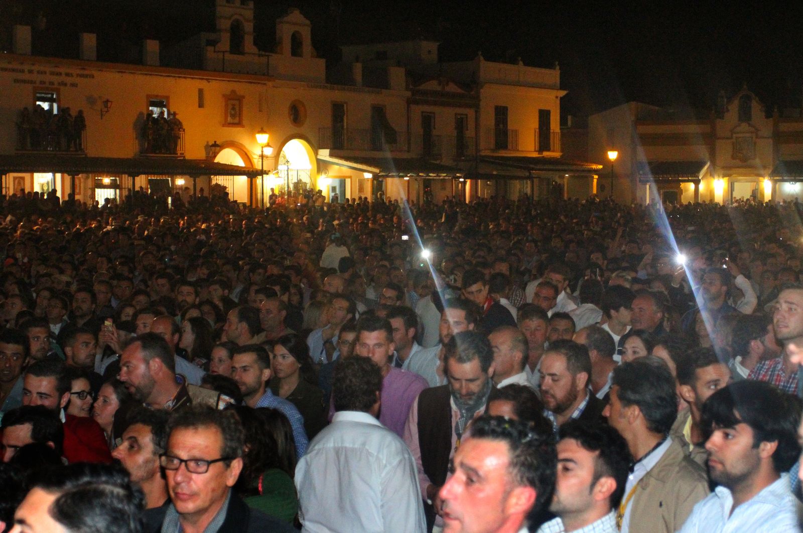 Salto a la reja de los almonteños.