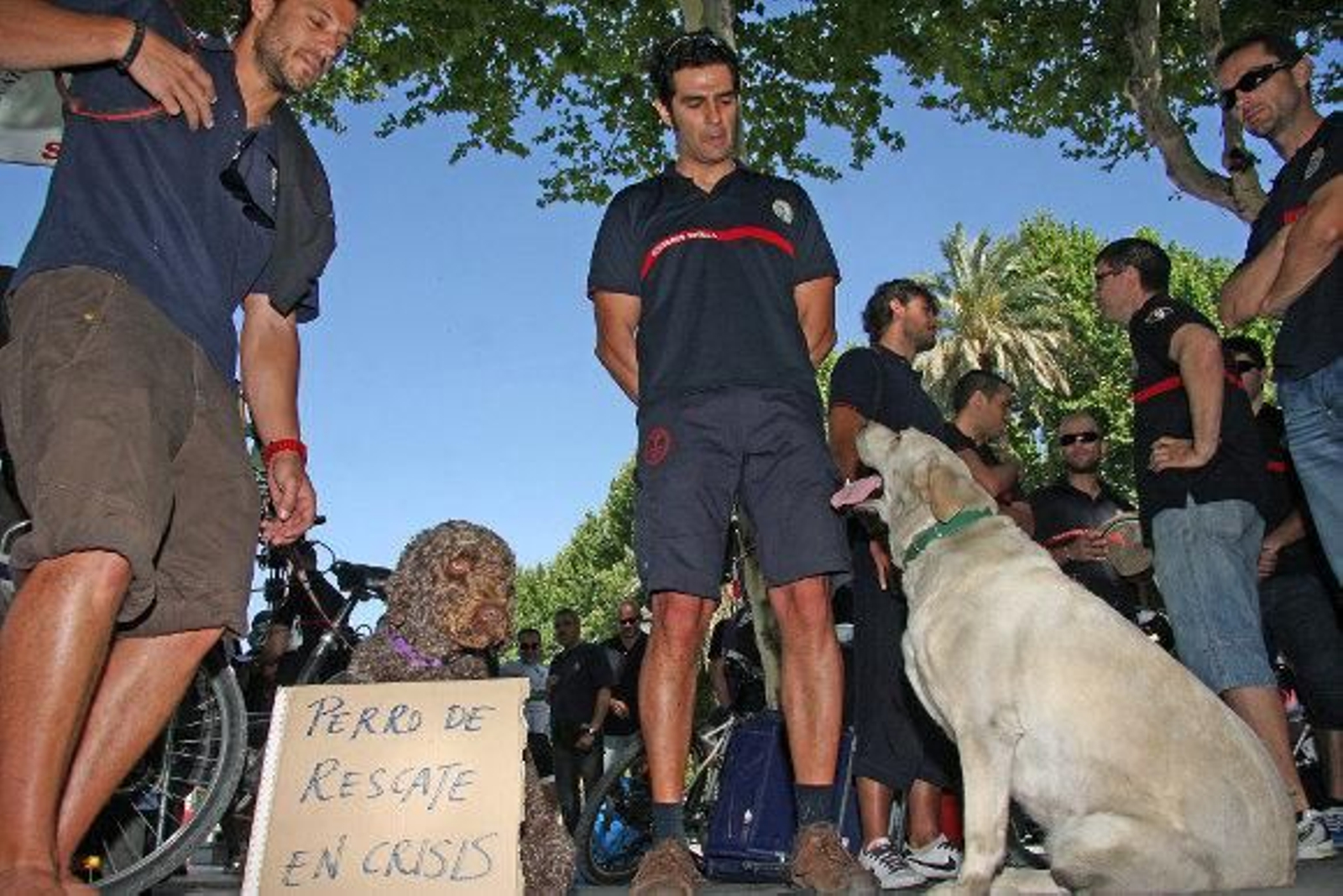 Los bomberos denuncian que las guardias están "en números rojos"