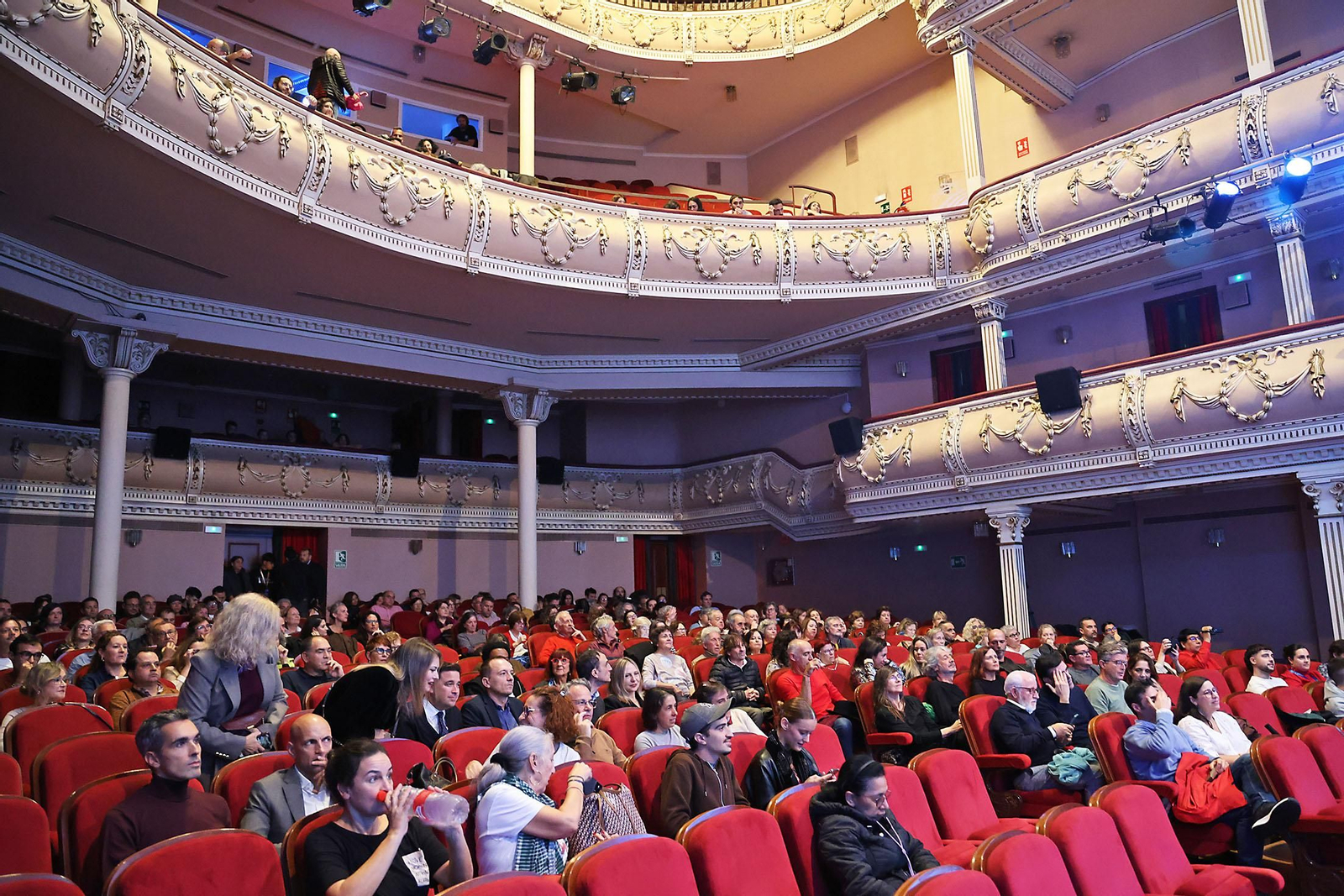 Imágenes de la entrega del premio Ciudad de Huelva a Pilar Castro