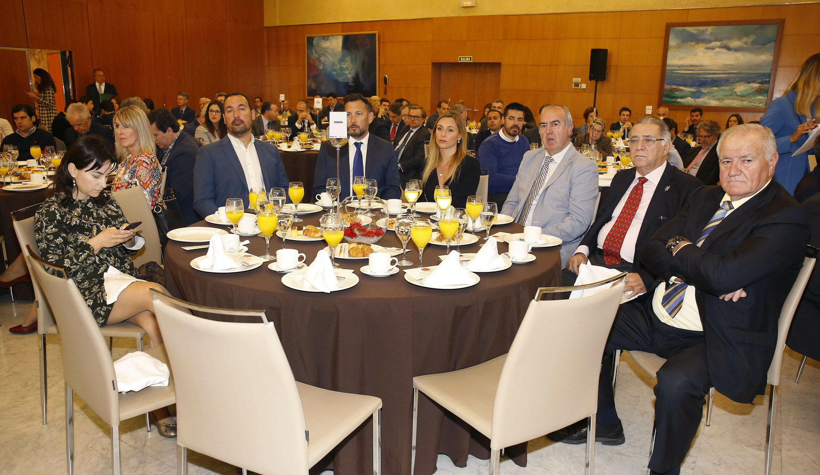 Las imágenes del foro joly con Elías Bendodo