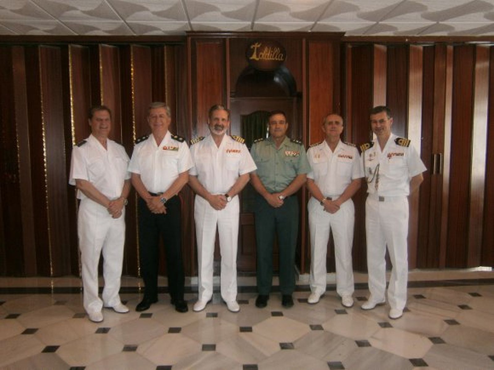 Miguel Ortells, José María Gómez, Vicente Ortells, Alfonso Rodríguez Castillo, Miguel Vallejo y Manuel Cervera de la Paz.

Foto: Ignacio Casas de Ciria