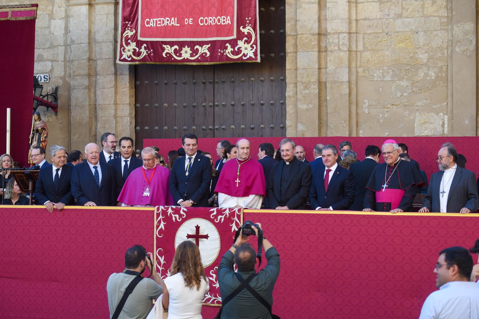 La llegada del Cristo de San Álvaro al Magno Vía Crucis