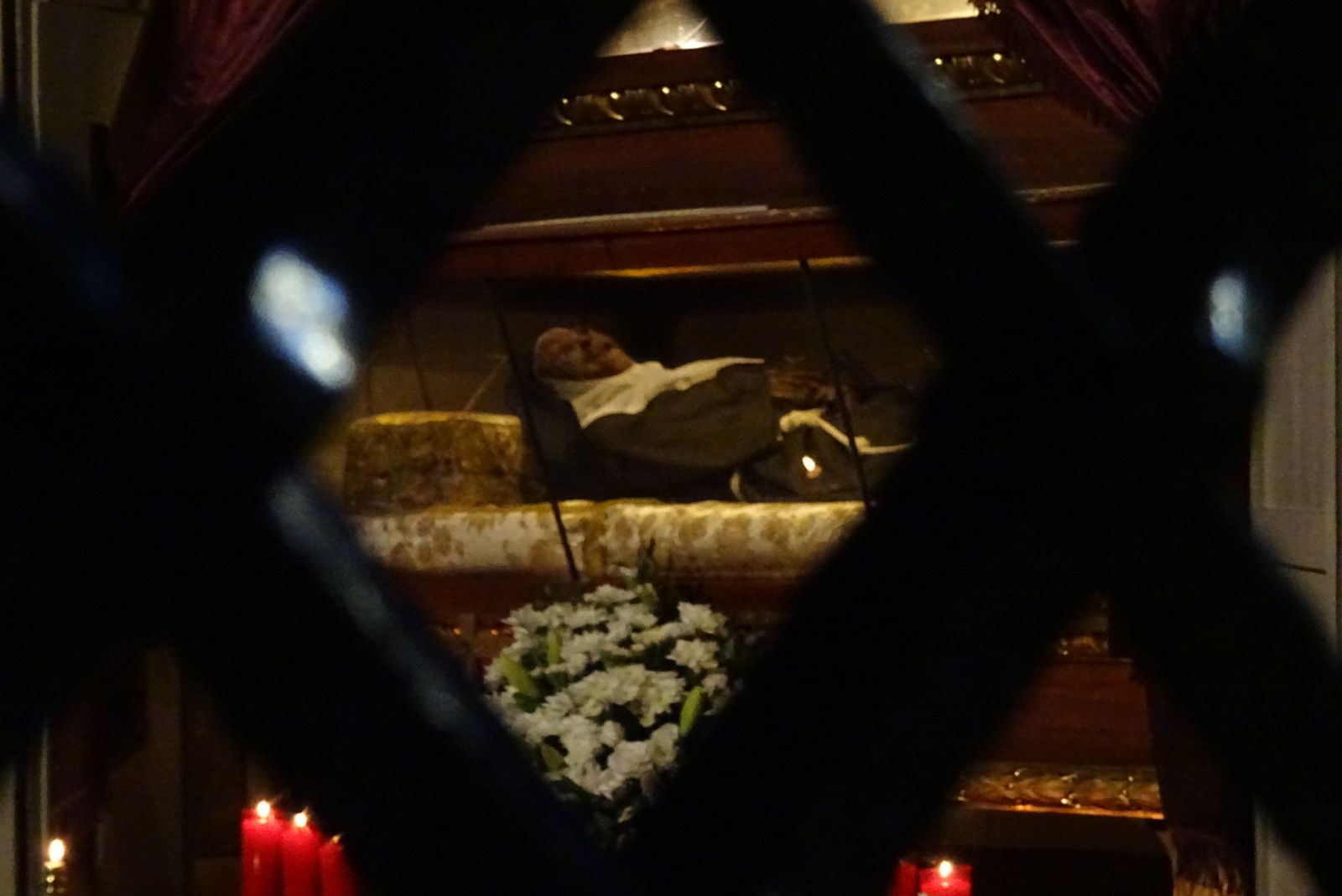 Exposición del cuerpo incorrupto de Doña María Coronel