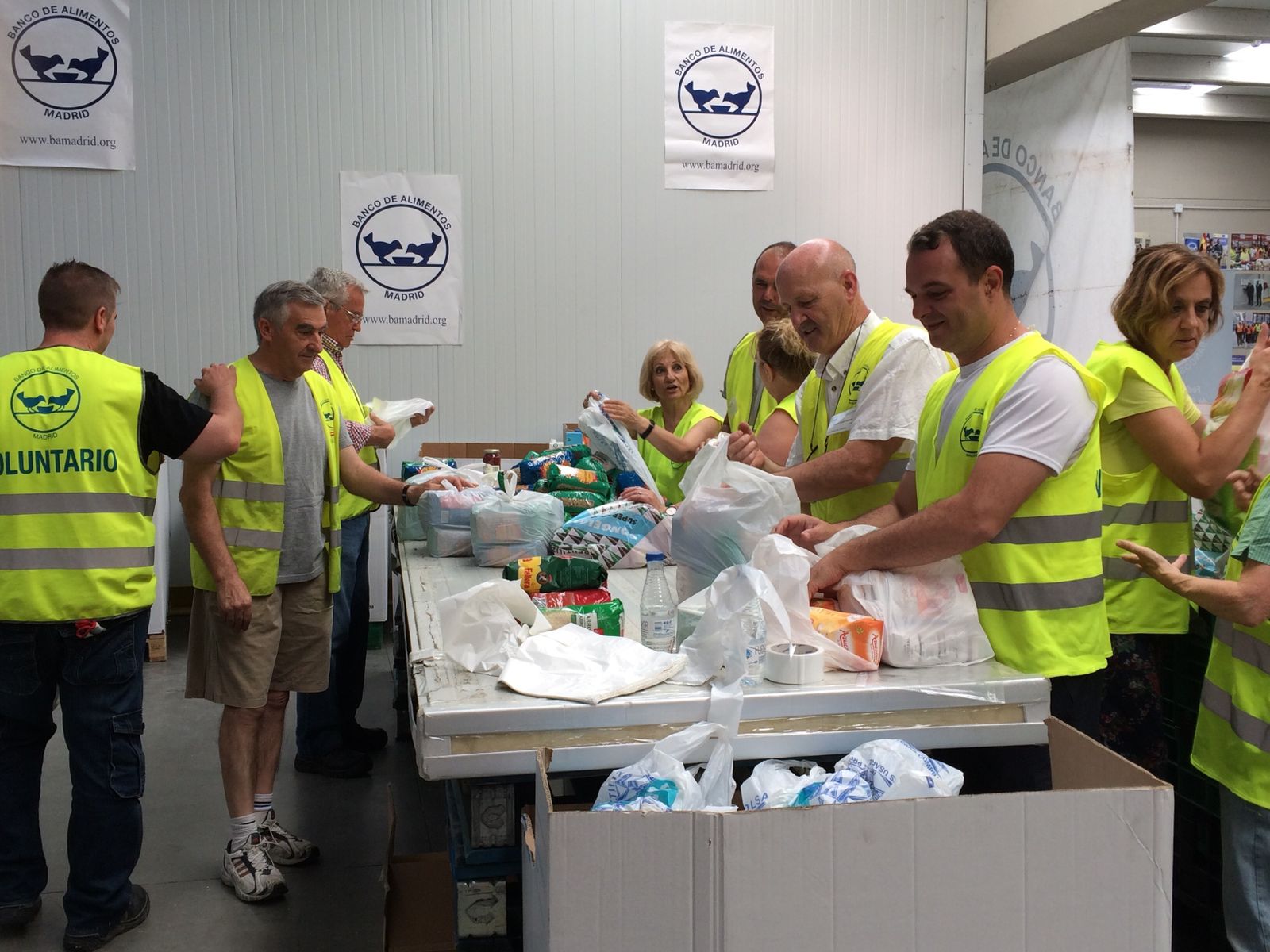 La Fundación Michelin colabora con los Bancos de Alimentos en los que tiene implantación, entre los que se encuentra el de Almería.