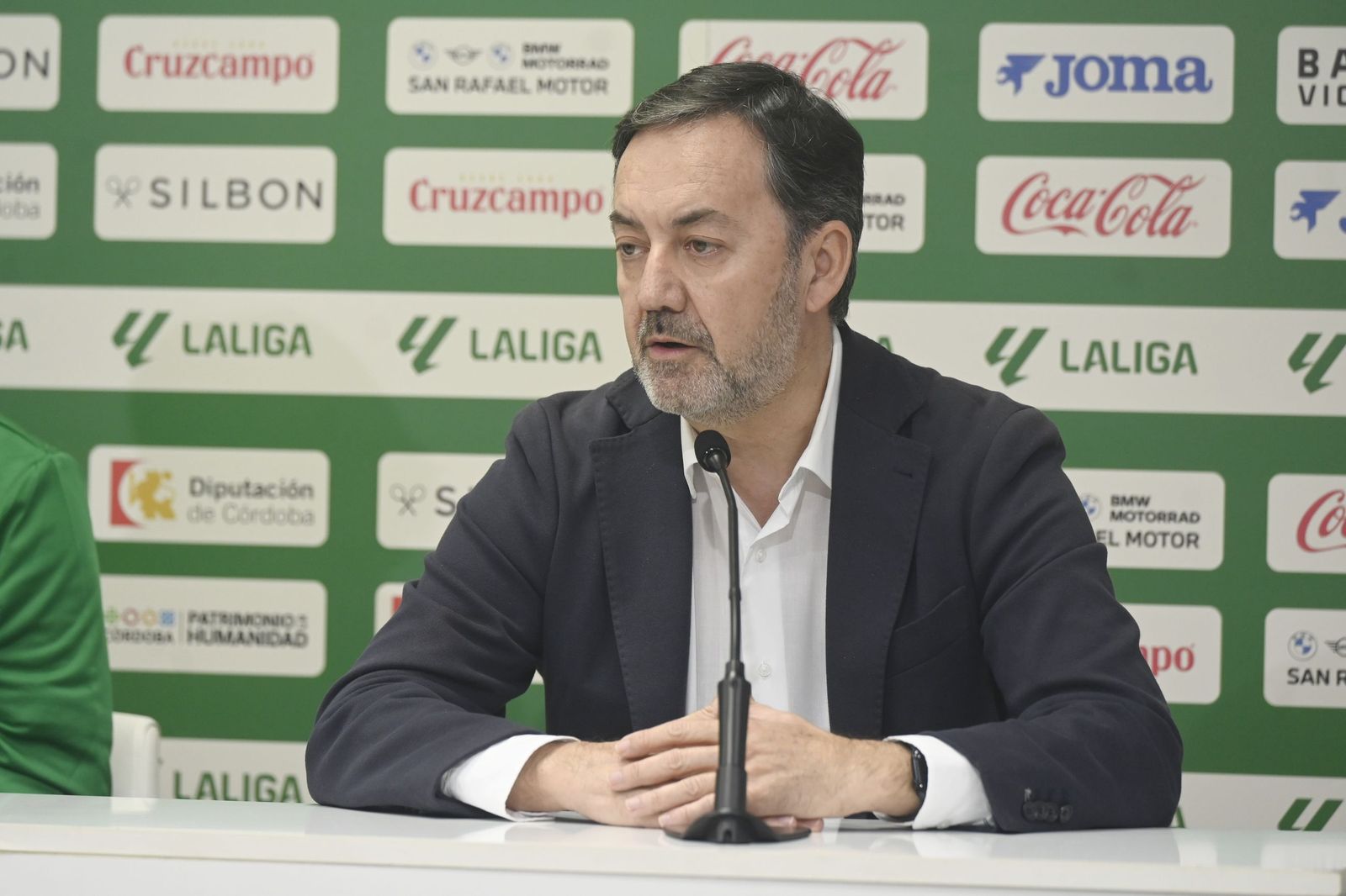 Las fotos de la presentación de Mikel Goti como jugador del Córdoba CF