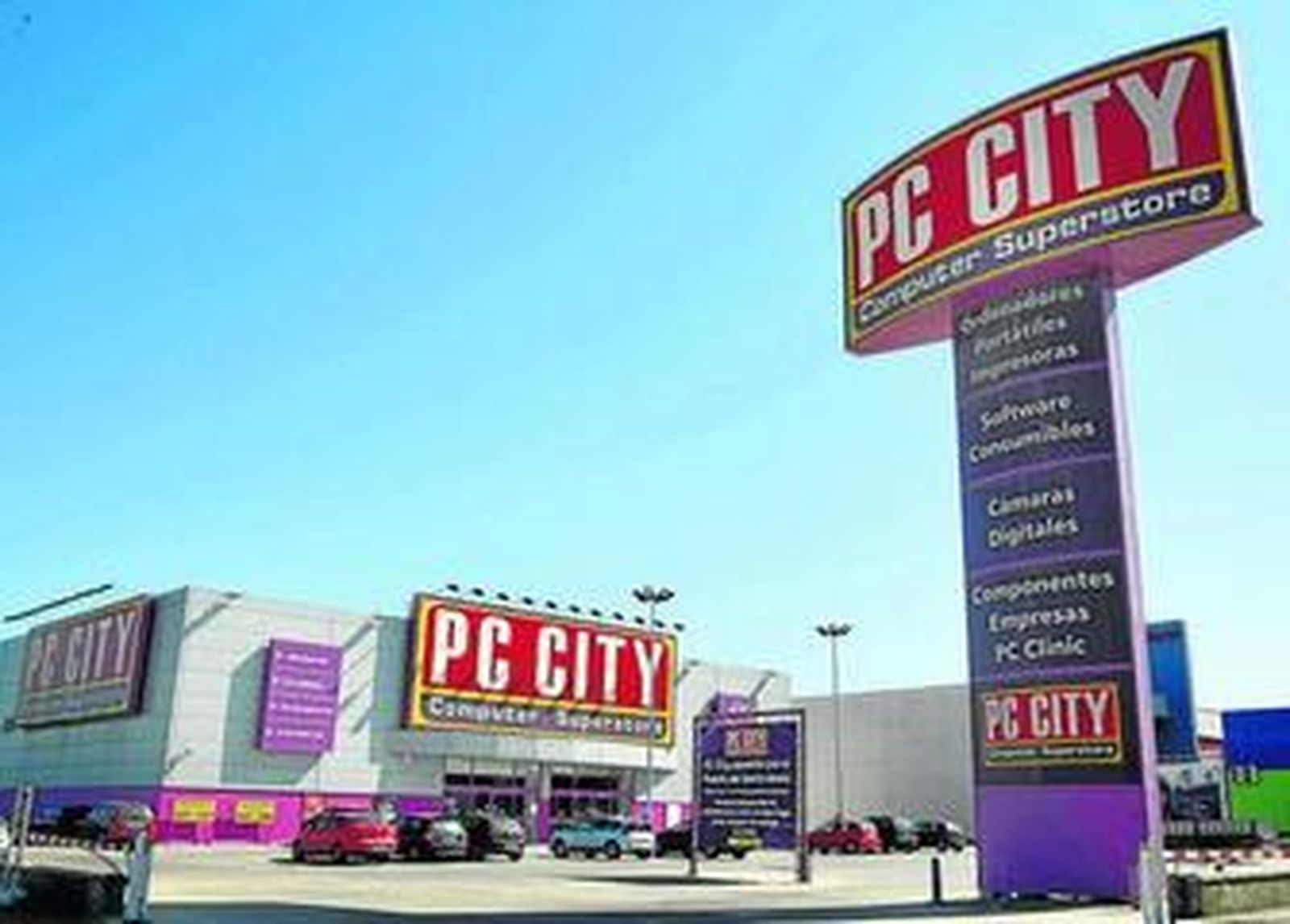 La tienda de PC City en El Puerto de Santa María, ayer a mediodía.