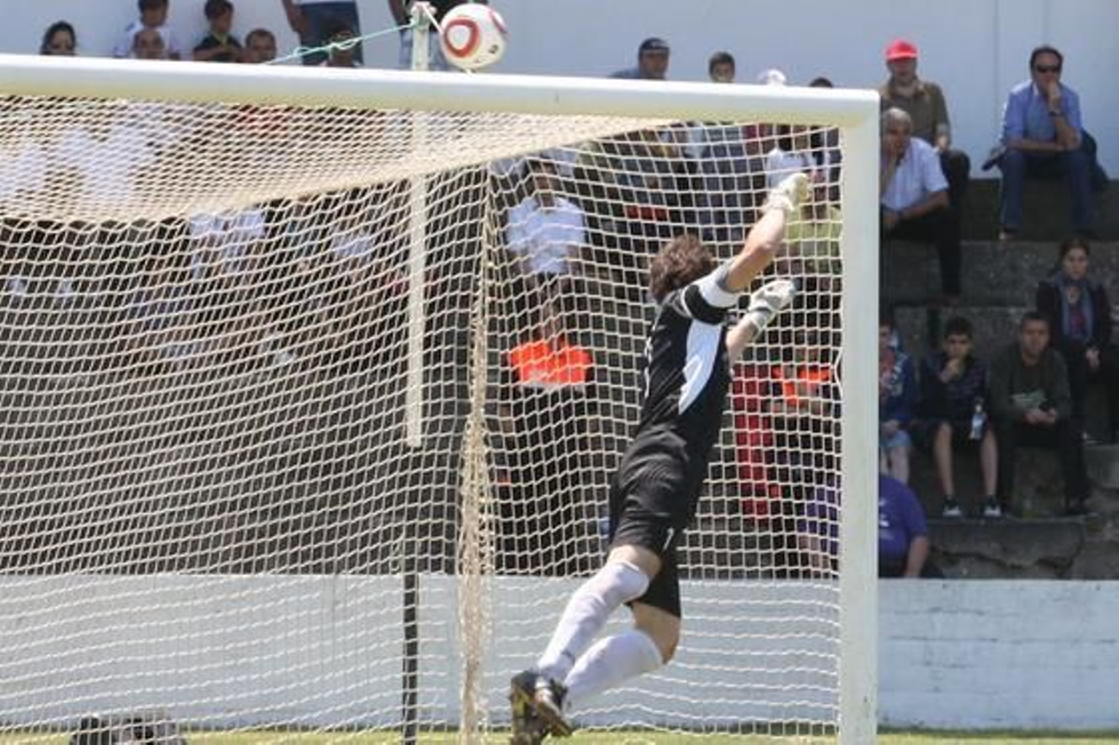 La Balona sufre una derrota que no merece en Tudela, pero dejó la sensación de que puede remontar el 1-0 en el partido de vuelta./Paco Guerrero

Foto: Paco Guerrero