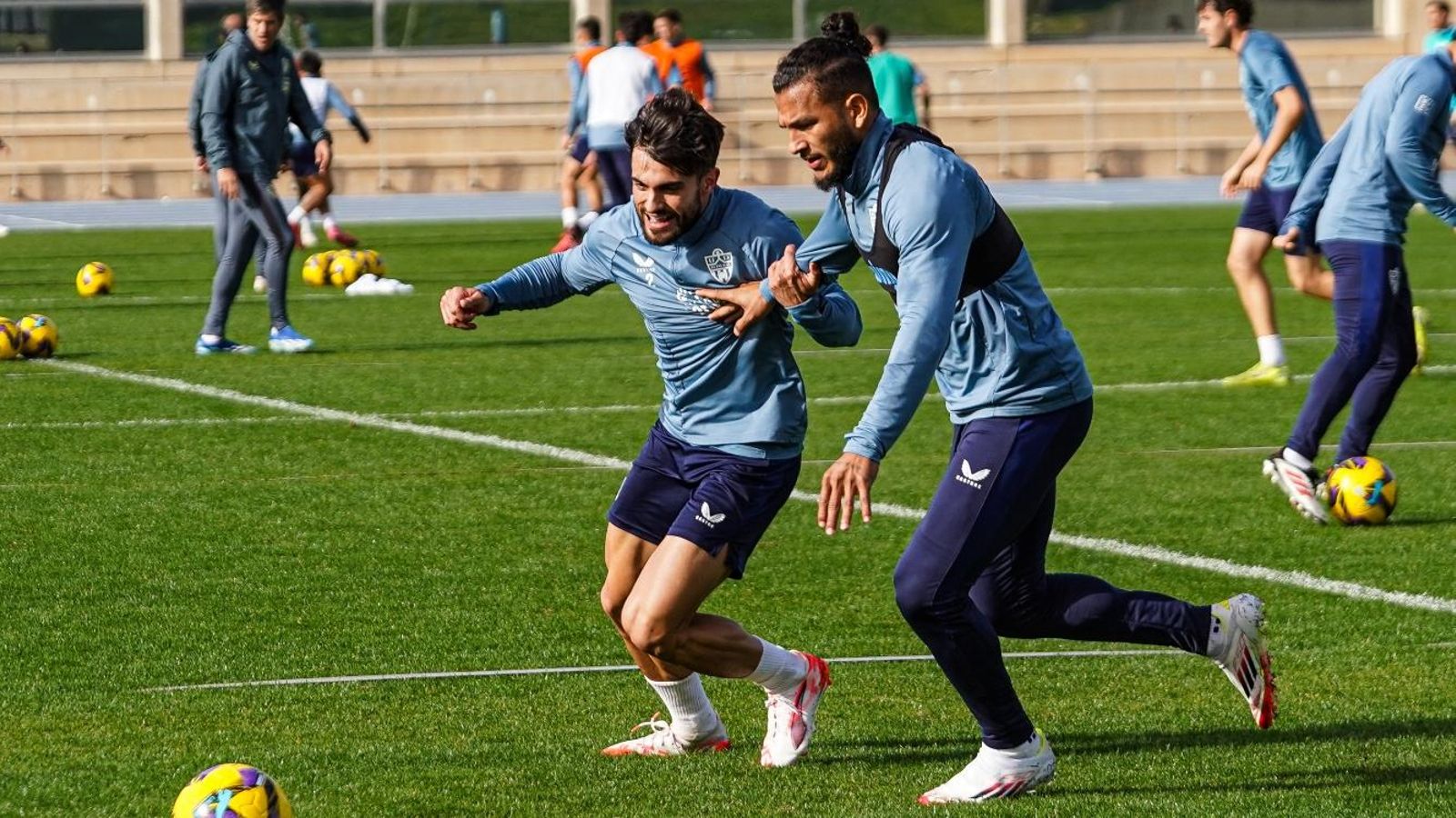 Puigmal y Suárez se emplean al máximo en un entrenamiento de la semana.