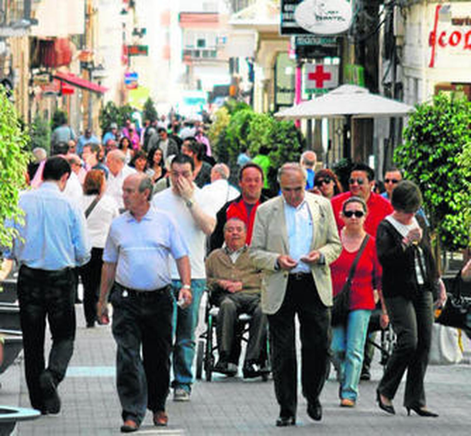 Calles del Centro. Los empresarios reclaman actuaciones especiales para el comercio de la zona.