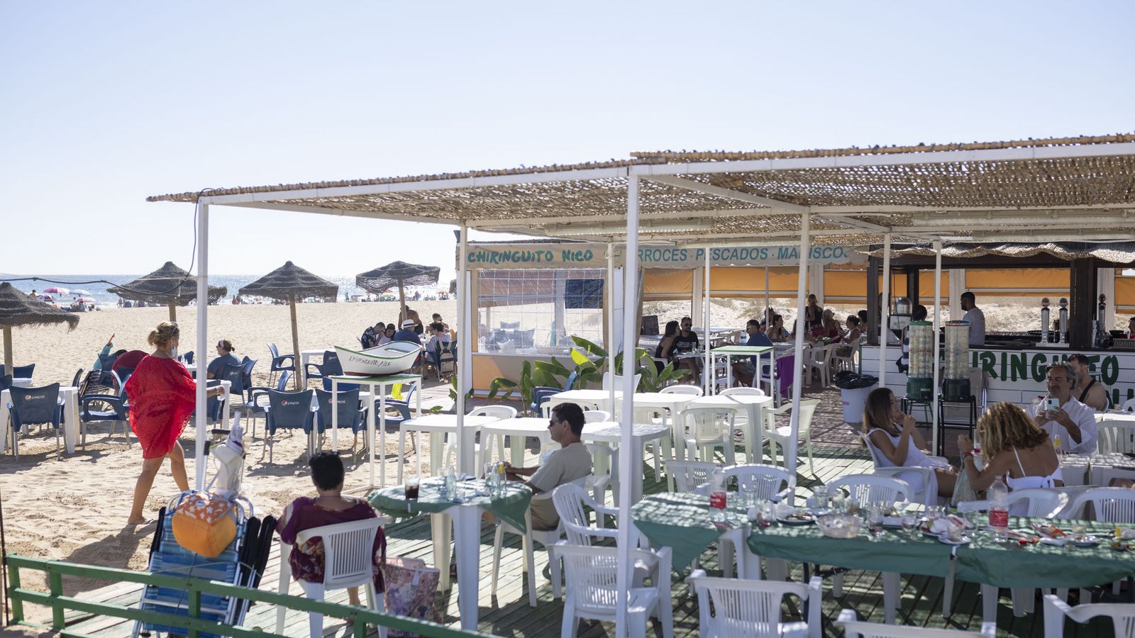 Uno de los chiringuitos de la costa onubense.