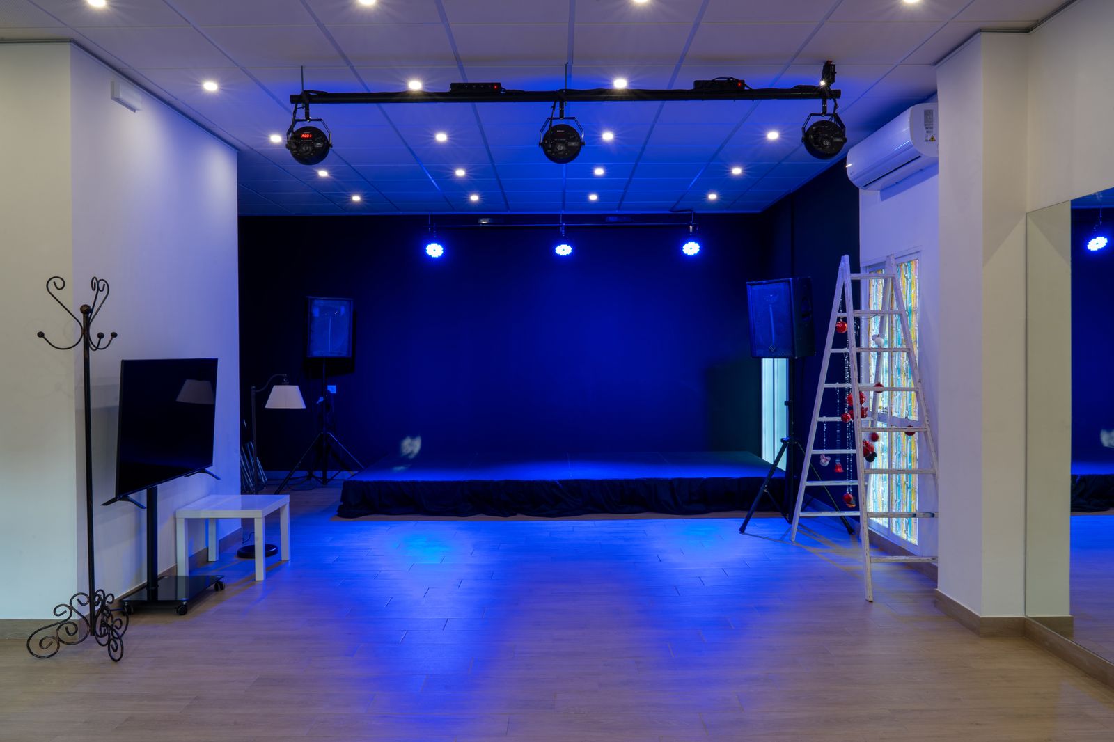 La sala El Espejo en Jerez arranca de la mano de la Asociación de Artes Escénicas y Audiovisuales