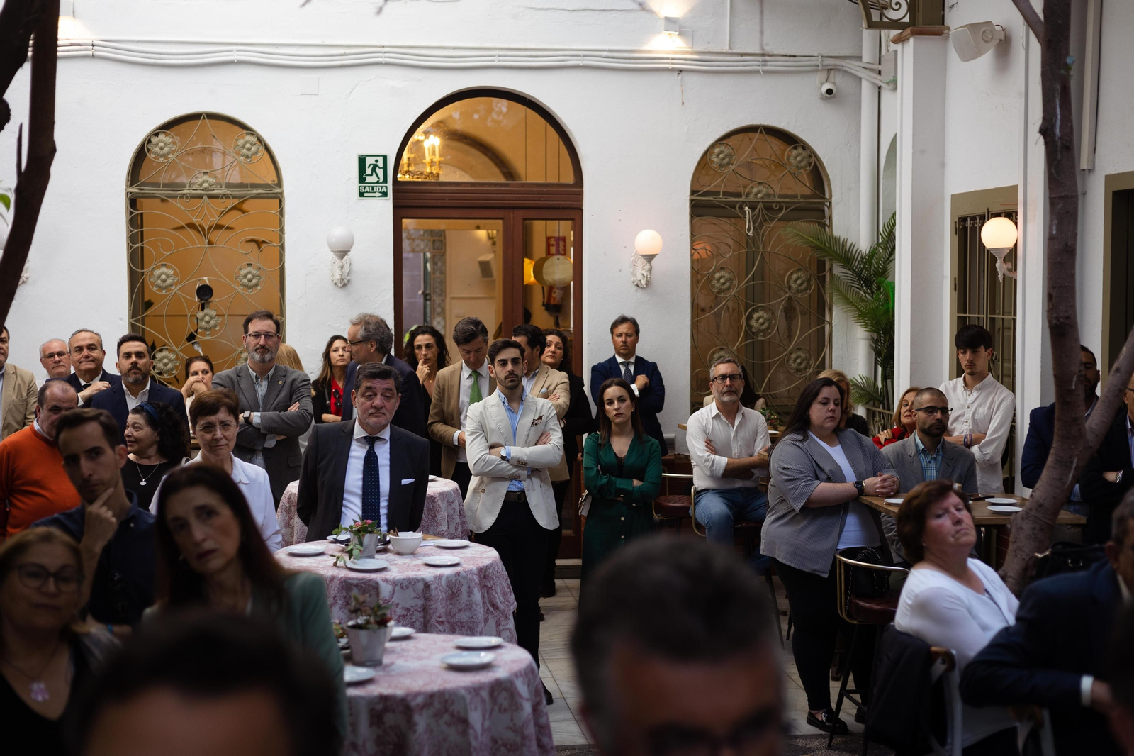 Imágenes de la presentación de la Guía de la Semana Santa de Huelva y su provincia 2023