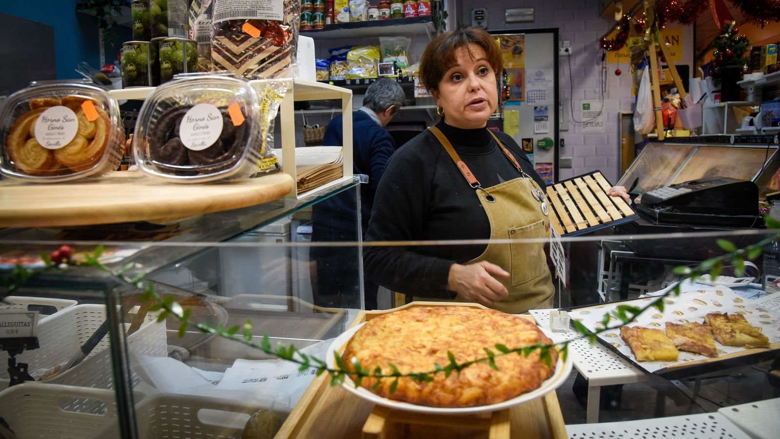 Dulces, empanadas y tortillas tampoco faltan en Navidad