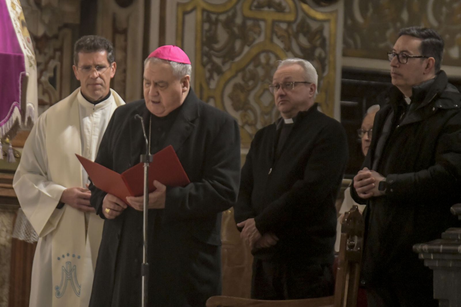 Así ha sido el rosario por la salud del Papa en Granada