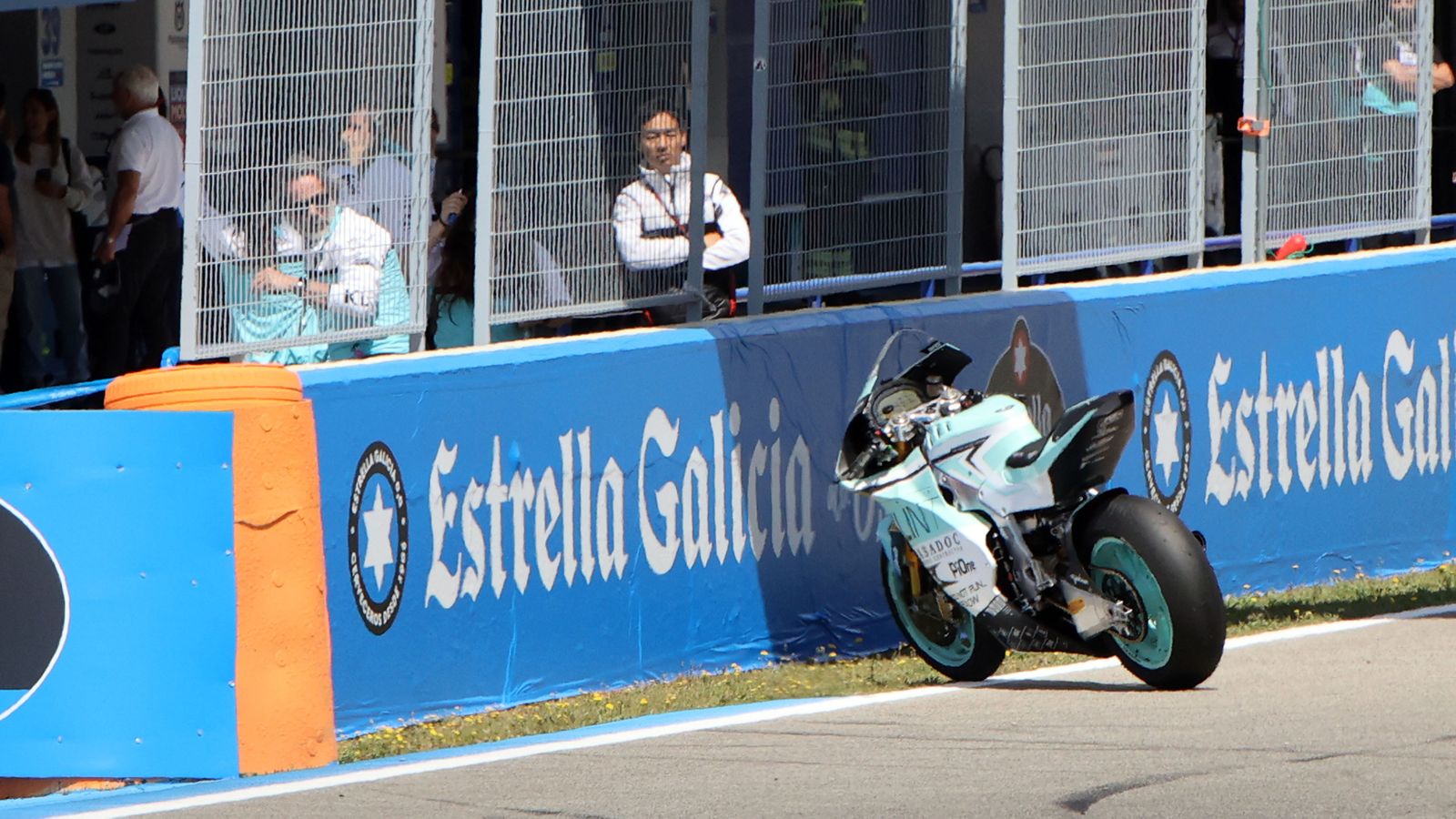Imágenes de las caídas en las carreras del GP España en Jerez