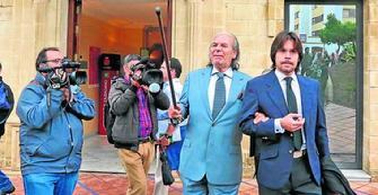 Rafael Soto Moreno, Paula, espera sentado a que dé comienzo el juicio, que finalmente apenas duró cinco minutos.