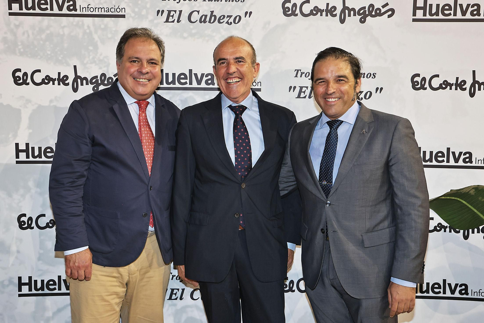 Imágenes del ambiente en la entrega de la XXXII edición de los premios taurinos "El Cabezo"