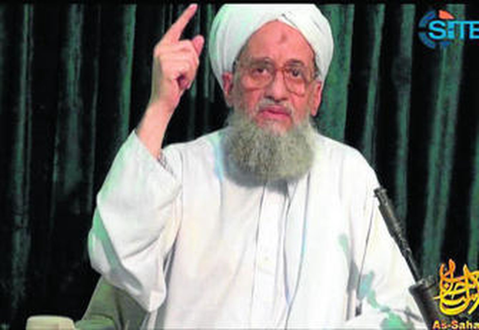 El líder de Al Qaeda, Aymán al Zawahiri, en uno de sus vídeos difundidos por internet.