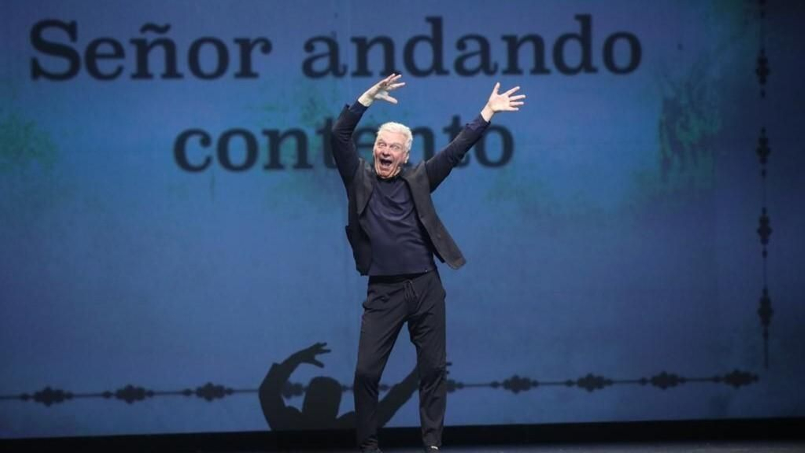 Carles Sans, de Tricicle, en un momento de la representación de '¡Por fin solo!'. Carles Sans, de Tricicle, en un momento de la representación de '¡Por fin solo!'.