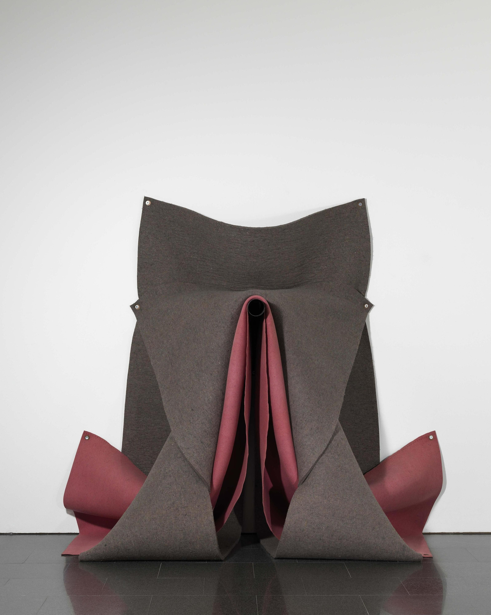 'House of Vetti II' (1983), de Robert Morris.