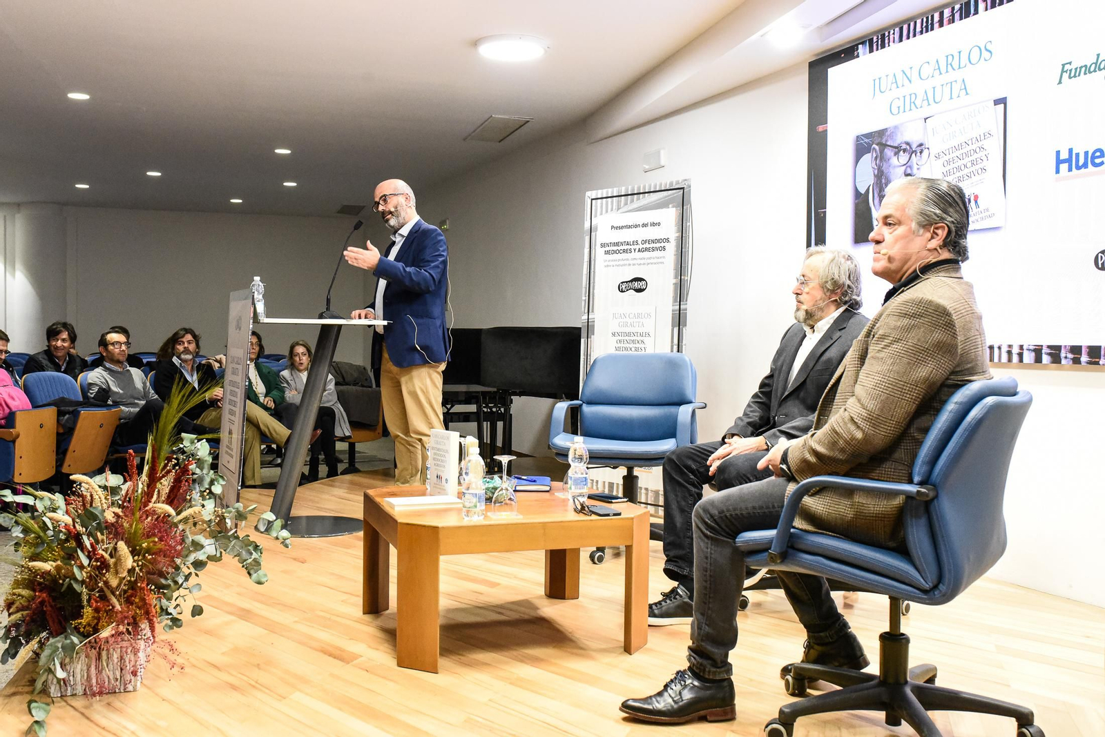Imágenes de la presentación del libro de Juan Carlos Girauta  "Sentimentales, ofendidos, mediocres y agresivos"