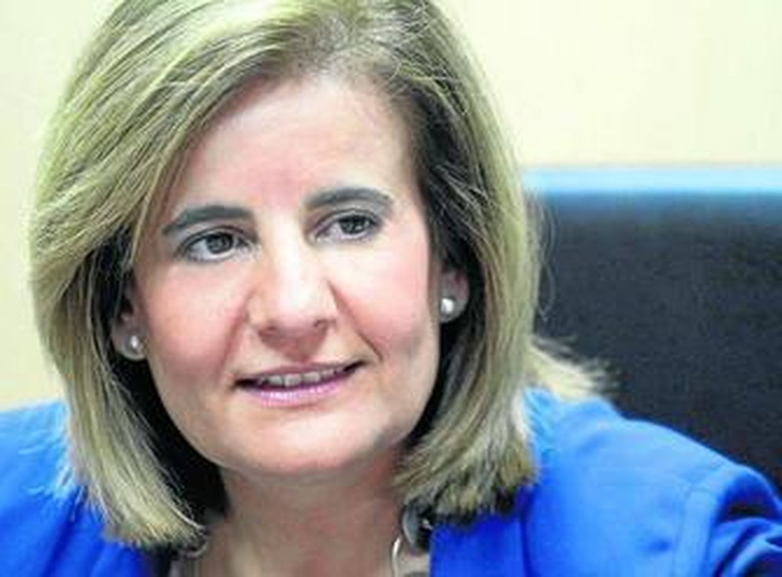 La ministra de Empleo y Seguridad Social en funciones, Fátima Báñez, durante la entrevista.