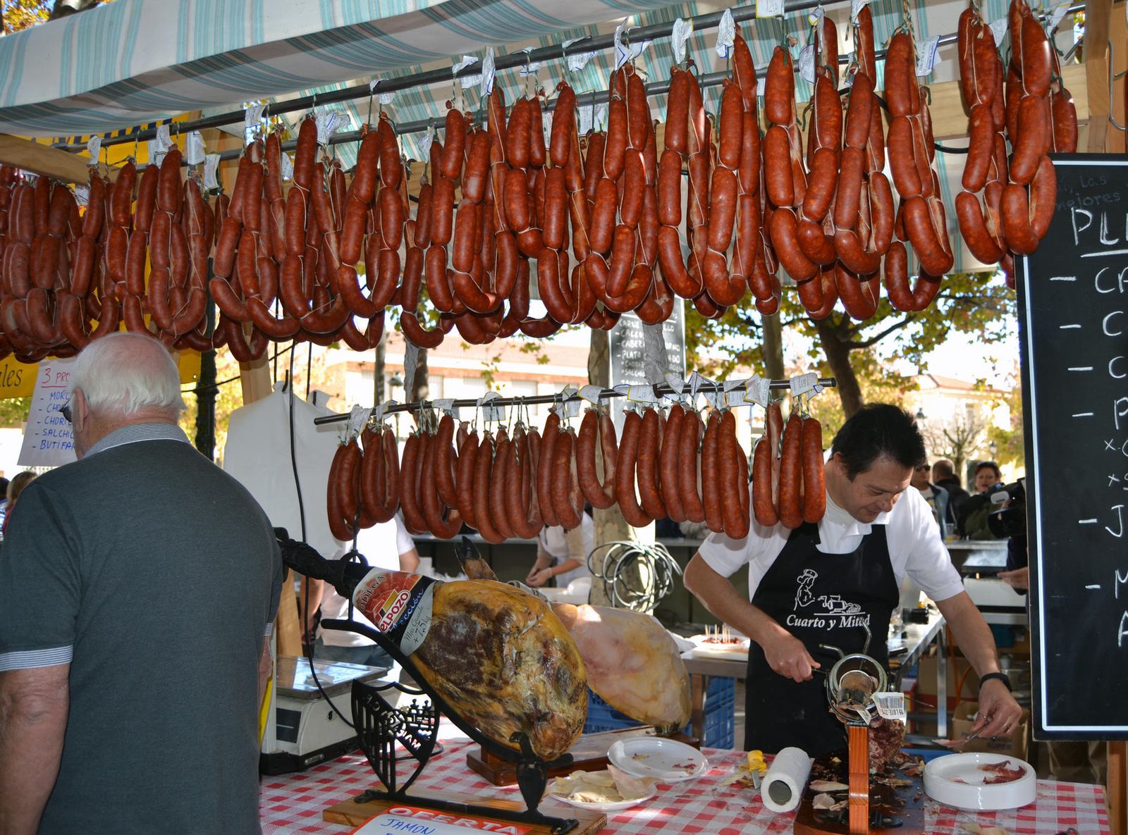 La XI Feria del Jamón de Campillos, en imágenes