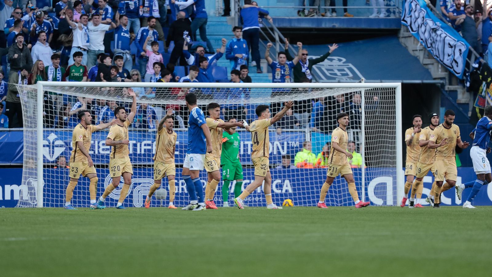 El Real Oviedo-Málaga CF, en fotos