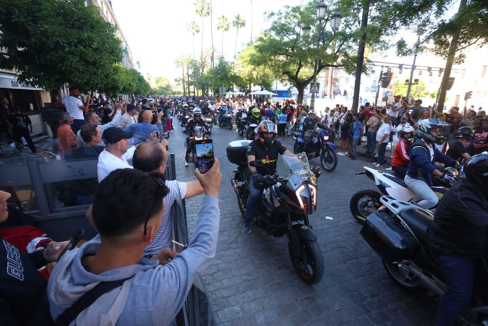Jerez disfruta ya del ambiente del Gran Premio de MotoGP con la Gran Caravana Motera