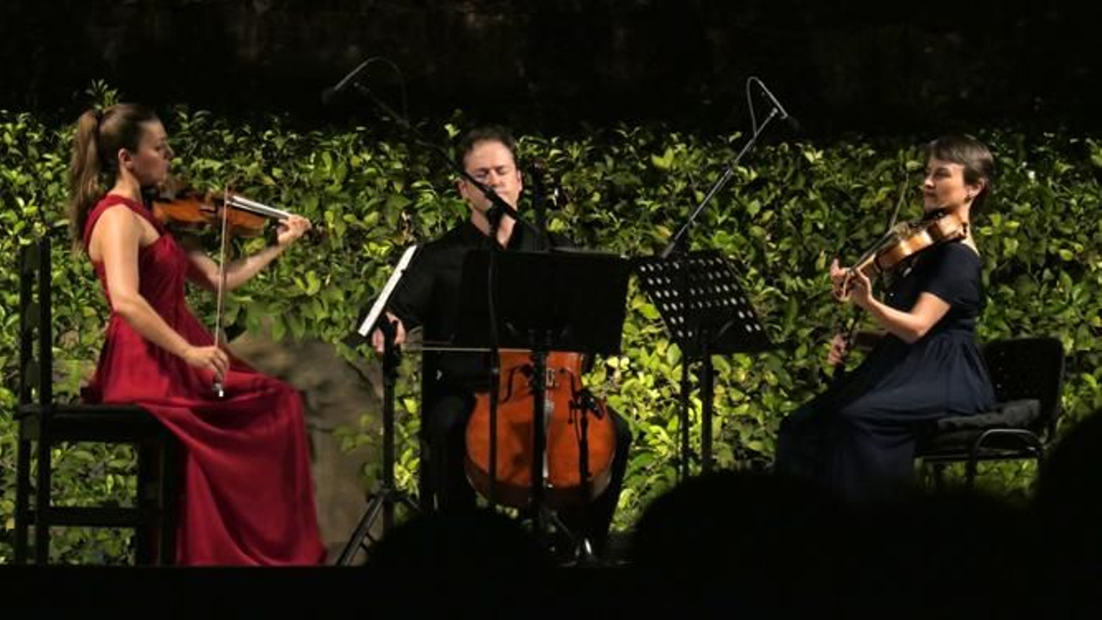 Marina Todorova, Israel F. Martínez y Rocío Gómez en el Alcázar
